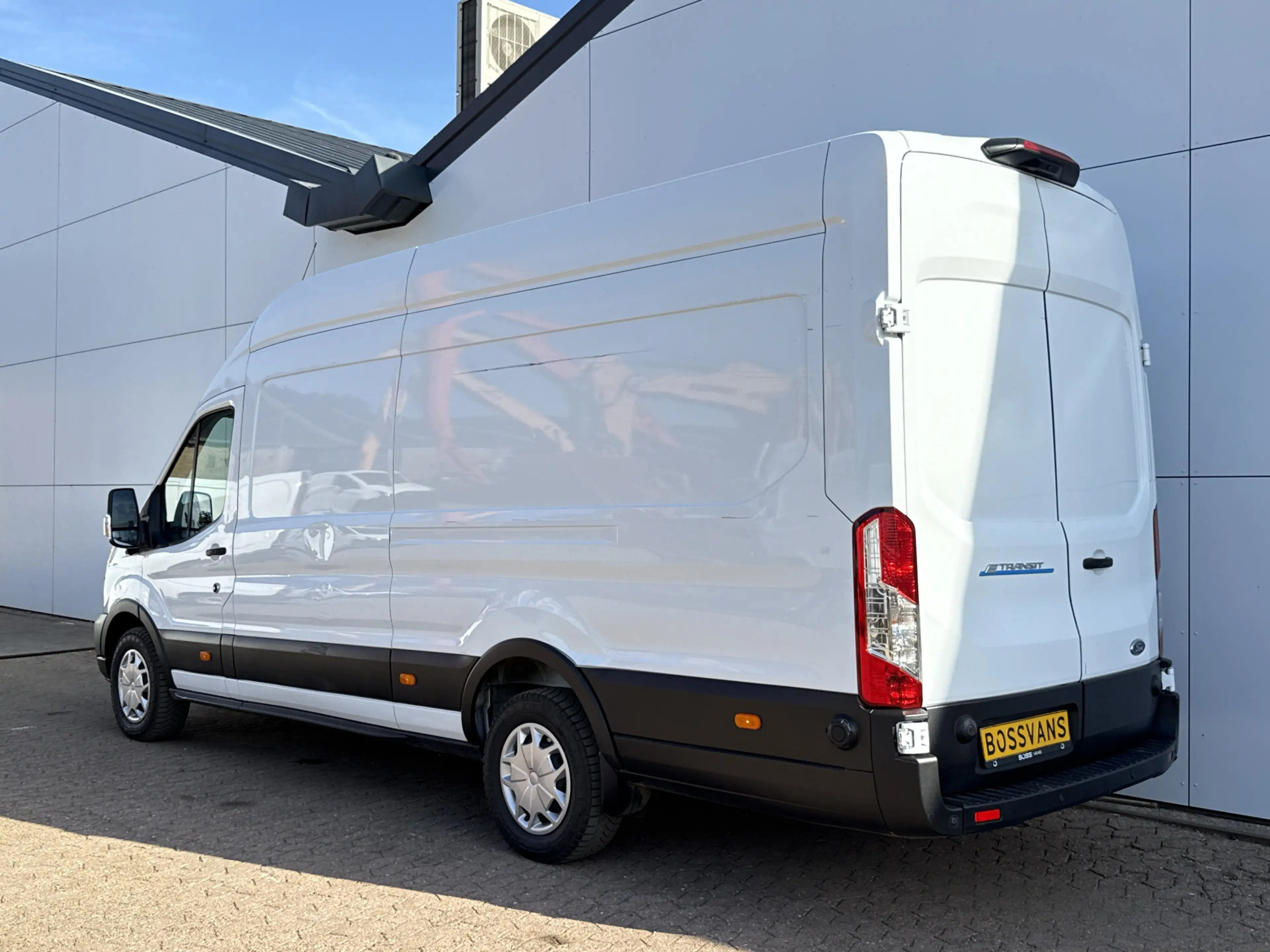 Ford E-Transit 68kWh 184PK L4H3 317km WLTP 95.1% (SOH) BEV Snella — photo 3
