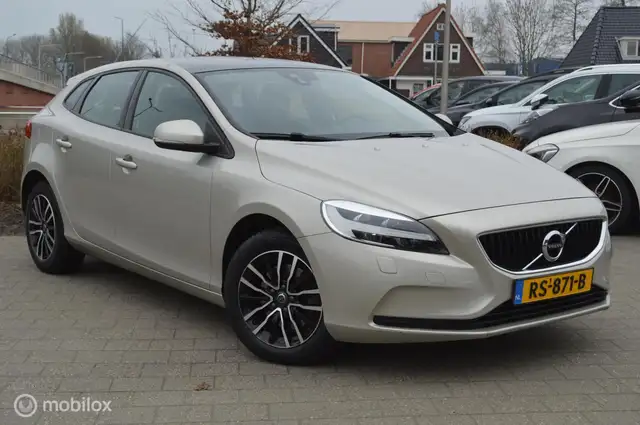 Volvo V40 2.0 T2 Nordic+ | Pano-dak | LED-Koplamp