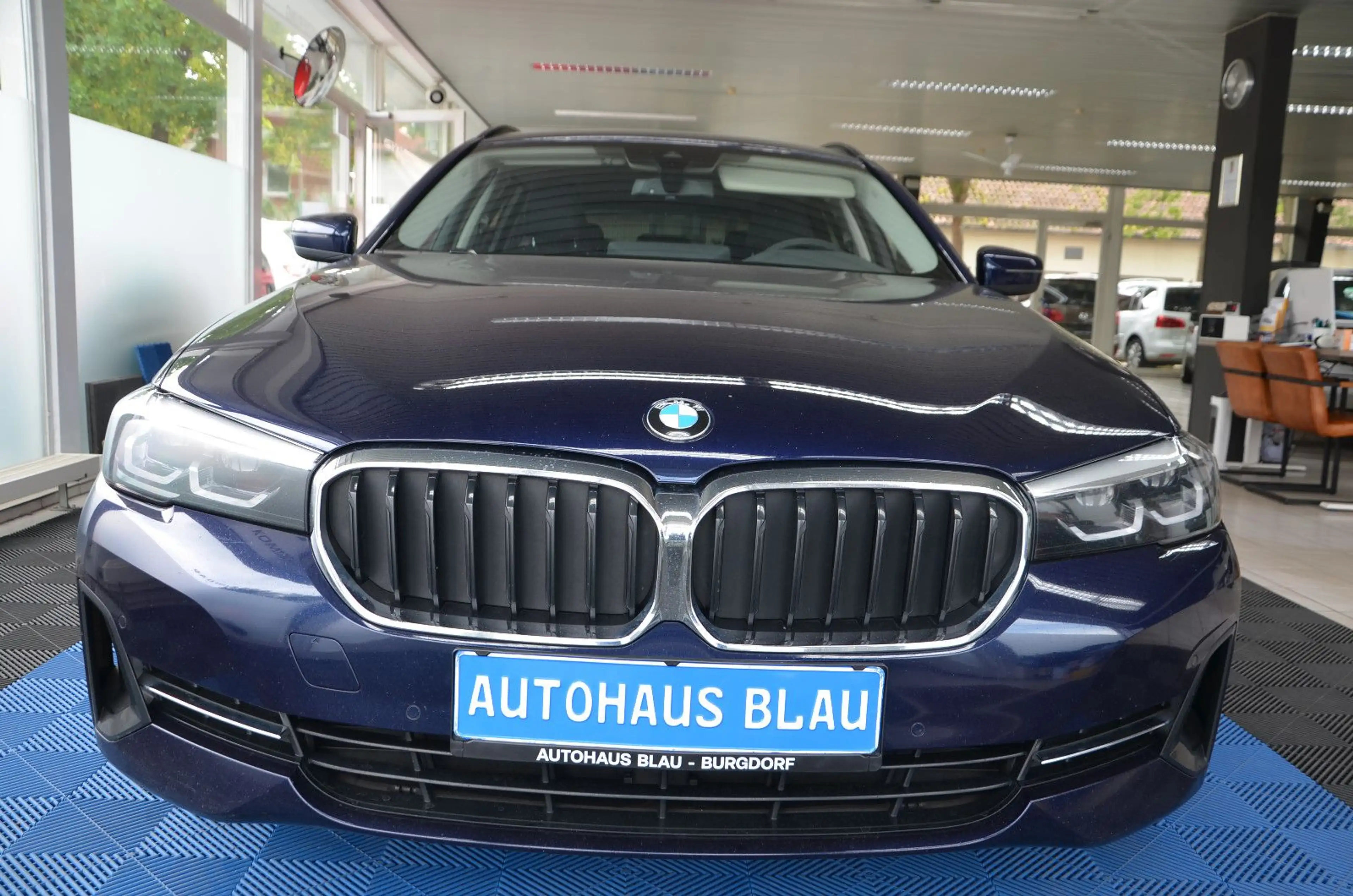 BMW 540 d xDrive Touring *AUTOMATIK*LED*1.HAND!* — photo 2