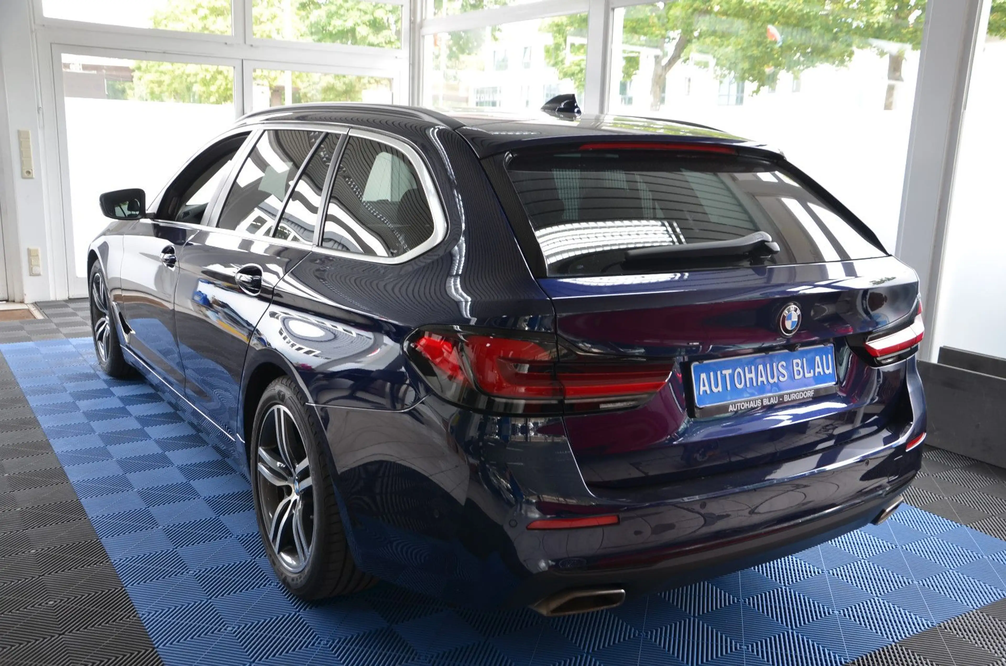 BMW 540 d xDrive Touring *AUTOMATIK*LED*1.HAND!* — photo 6