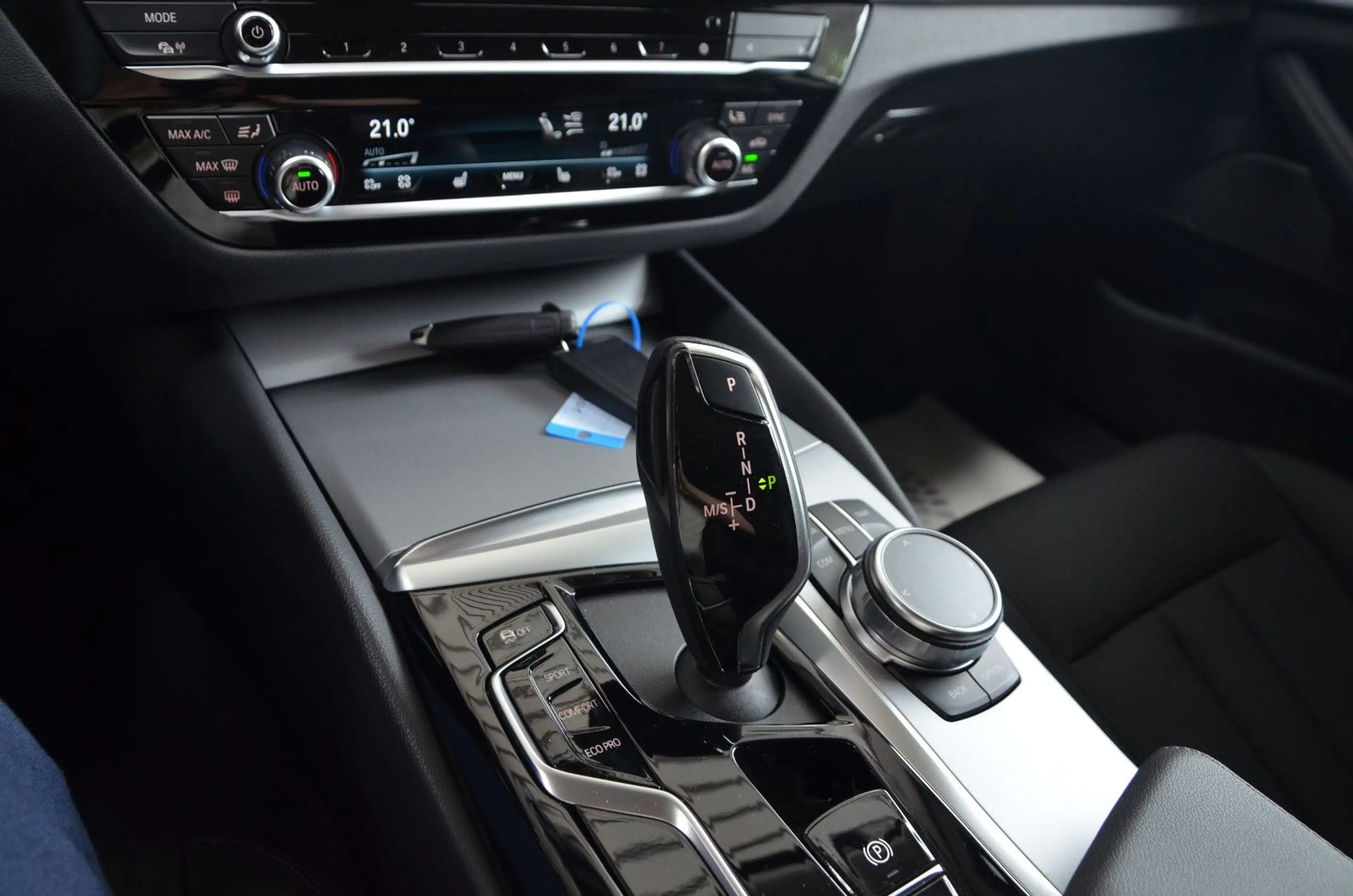BMW 540 d xDrive Touring *AUTOMATIK*LED*1.HAND!* — photo 13