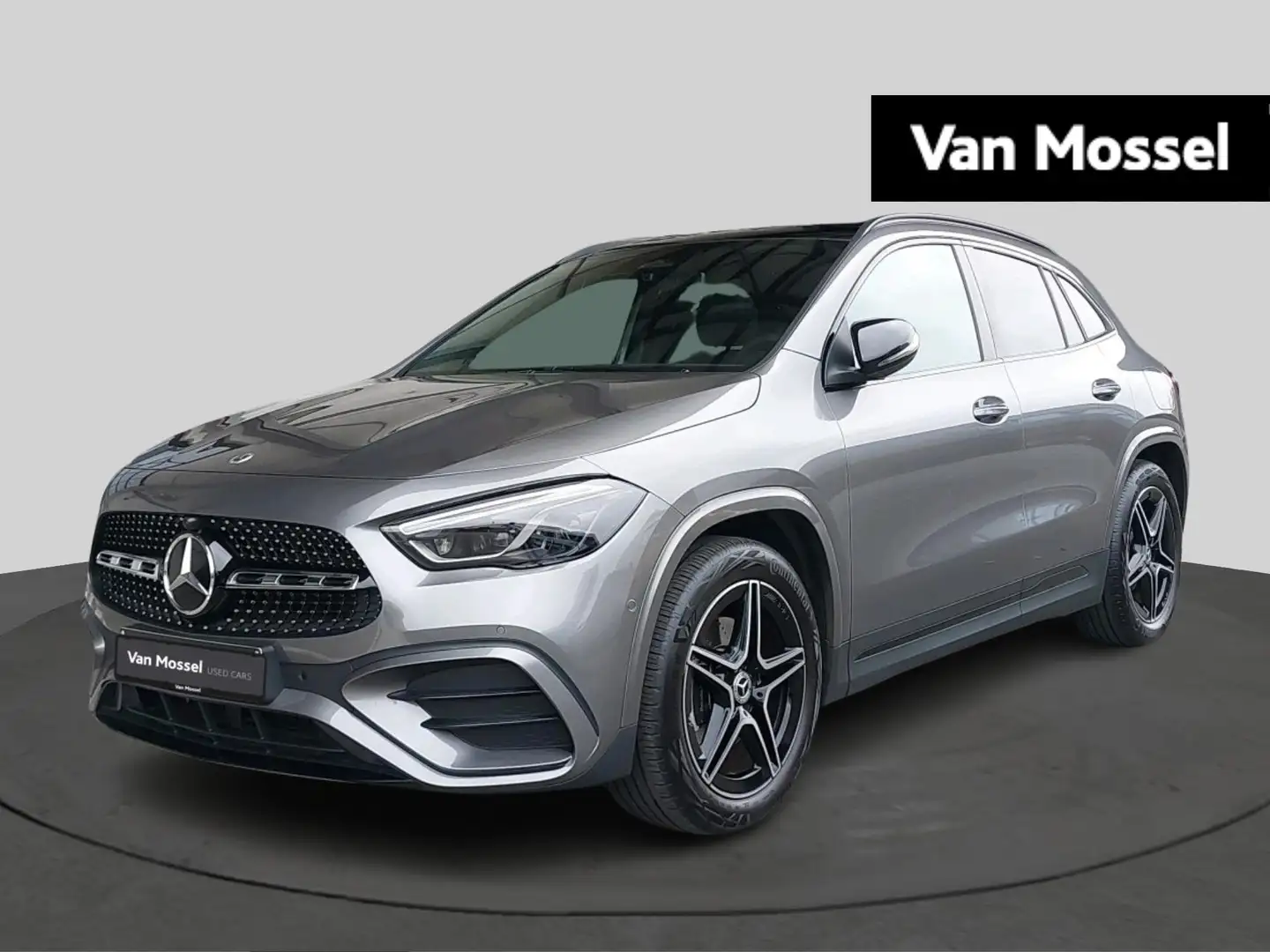 Mercedes-Benz GLA 180 Star Edition + AMG LINE + PANORAMISCH DAK + TREKHA Grau - 1