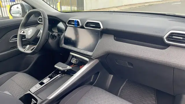 MG ZS view 10