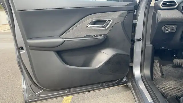 MG ZS view 7