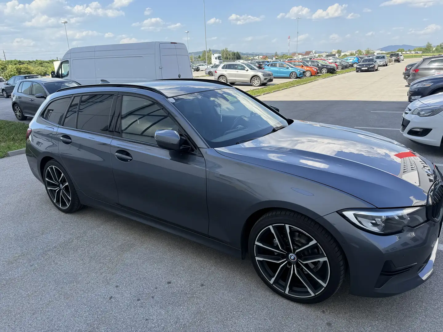 BMW 318 BMW 3er-Reihe BMW 318d Touring Mild Hybrid Aut. M- - 2