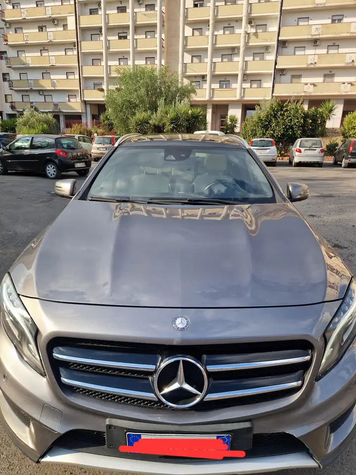 Mercedes-Benz GLA 200