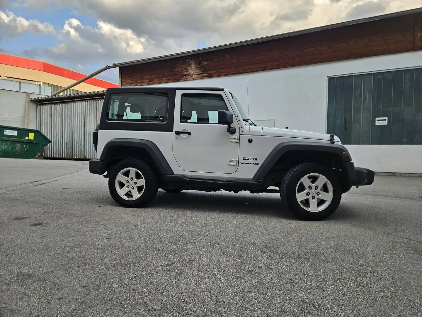 Jeep Wrangler Wrangler Sport 2,8 CRD Sport Weiß - 2