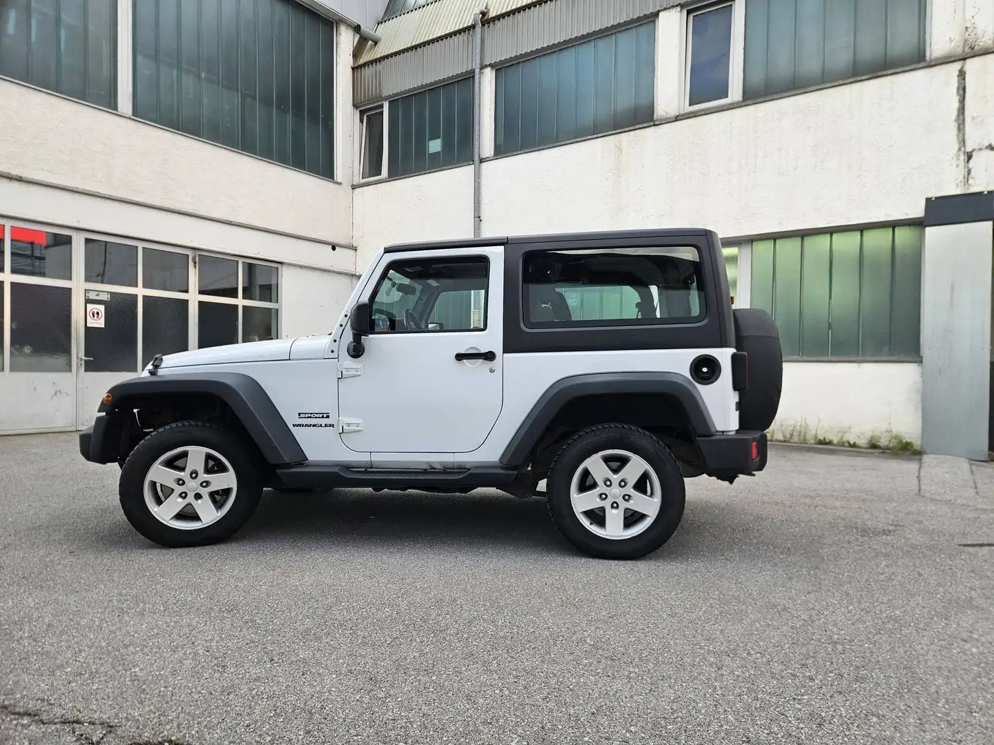 Jeep Wrangler Wrangler Sport 2,8 CRD Sport Weiß - 1
