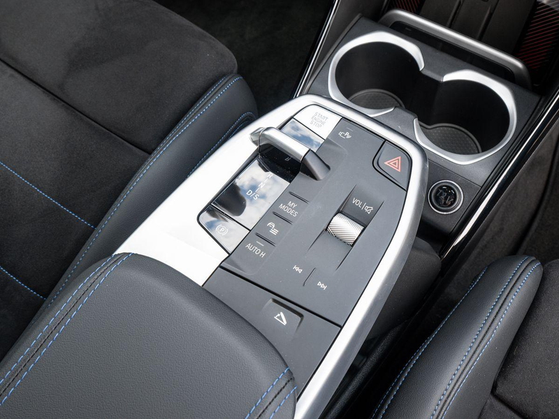 BMW X1 sDrive20i M-Sport PRO AHK PANO ACC HuD eSitze — photo 14
