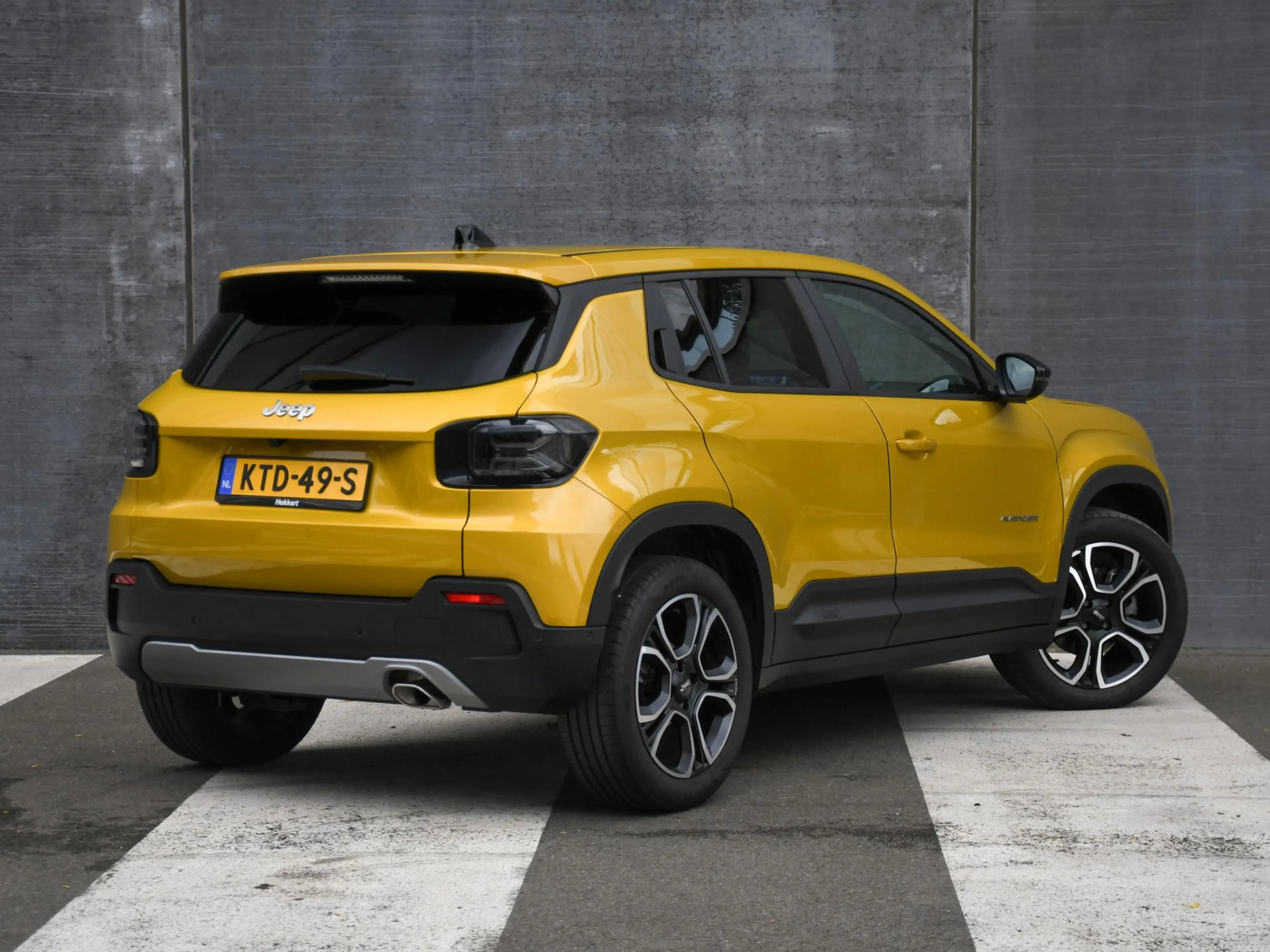 Jeep Avenger Summit 1.2 e-Hybrid 110pk Automaat JBL | ELEK. ACH — photo 5
