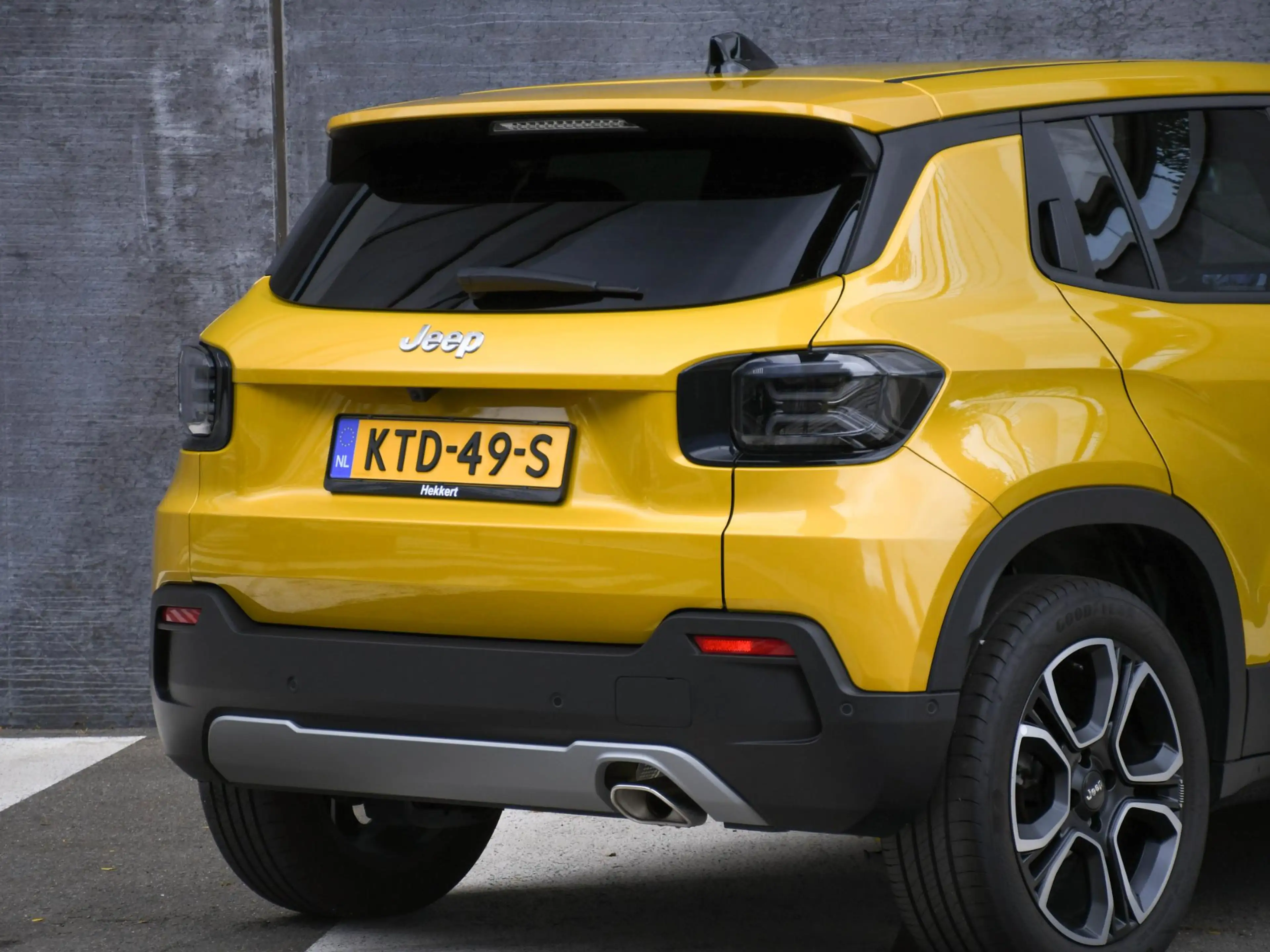 Jeep Avenger Summit 1.2 e-Hybrid 110pk Automaat JBL | ELEK. ACH — photo 6