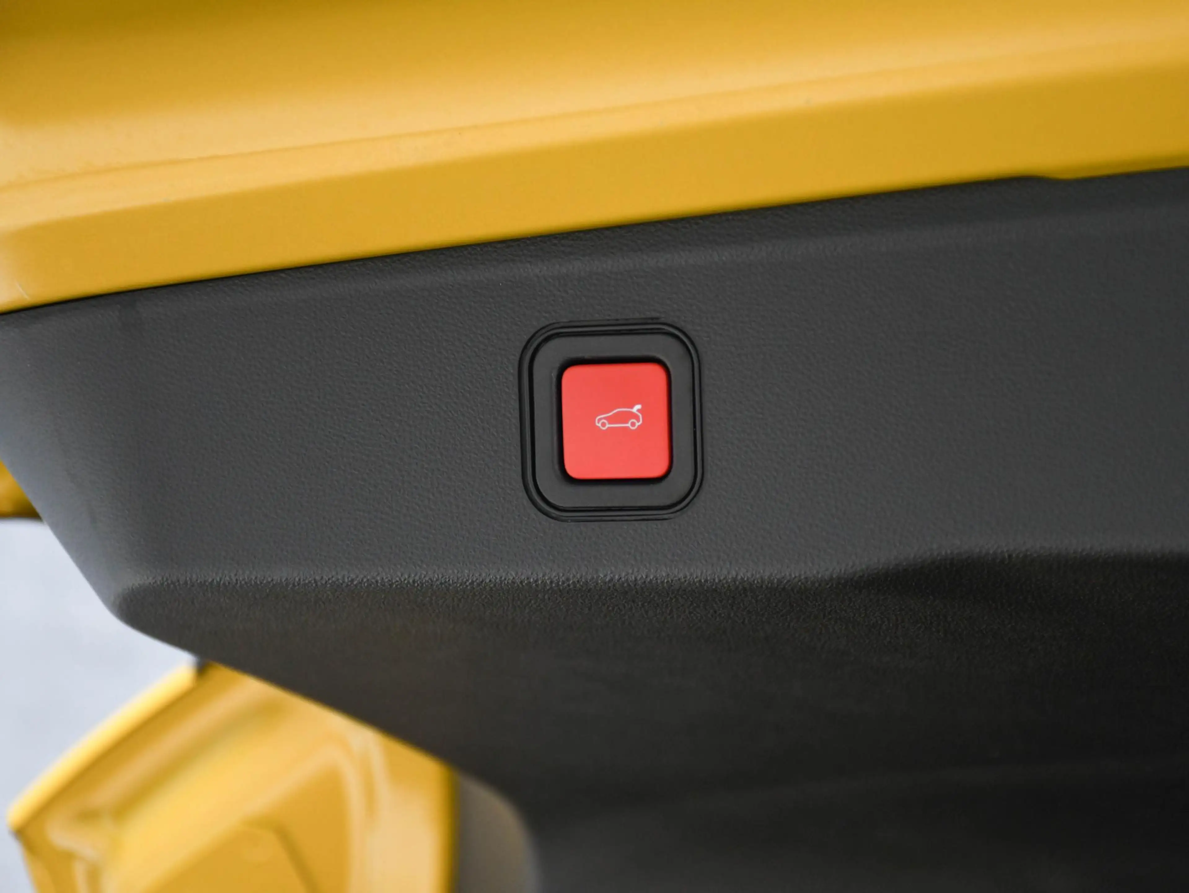 Jeep Avenger Summit 1.2 e-Hybrid 110pk Automaat JBL | ELEK. ACH — photo 13
