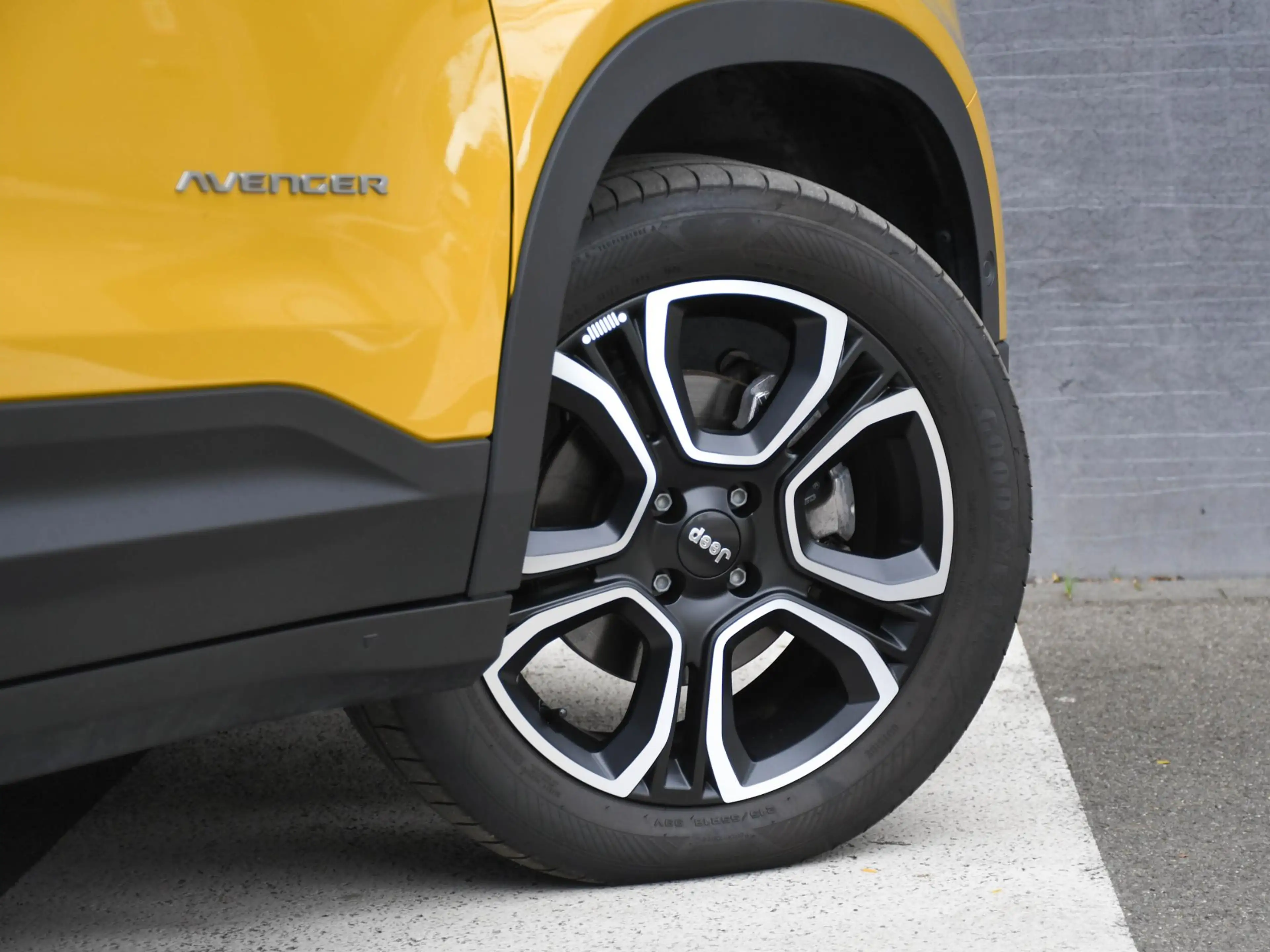 Jeep Avenger Summit 1.2 e-Hybrid 110pk Automaat JBL | ELEK. ACH — photo 7