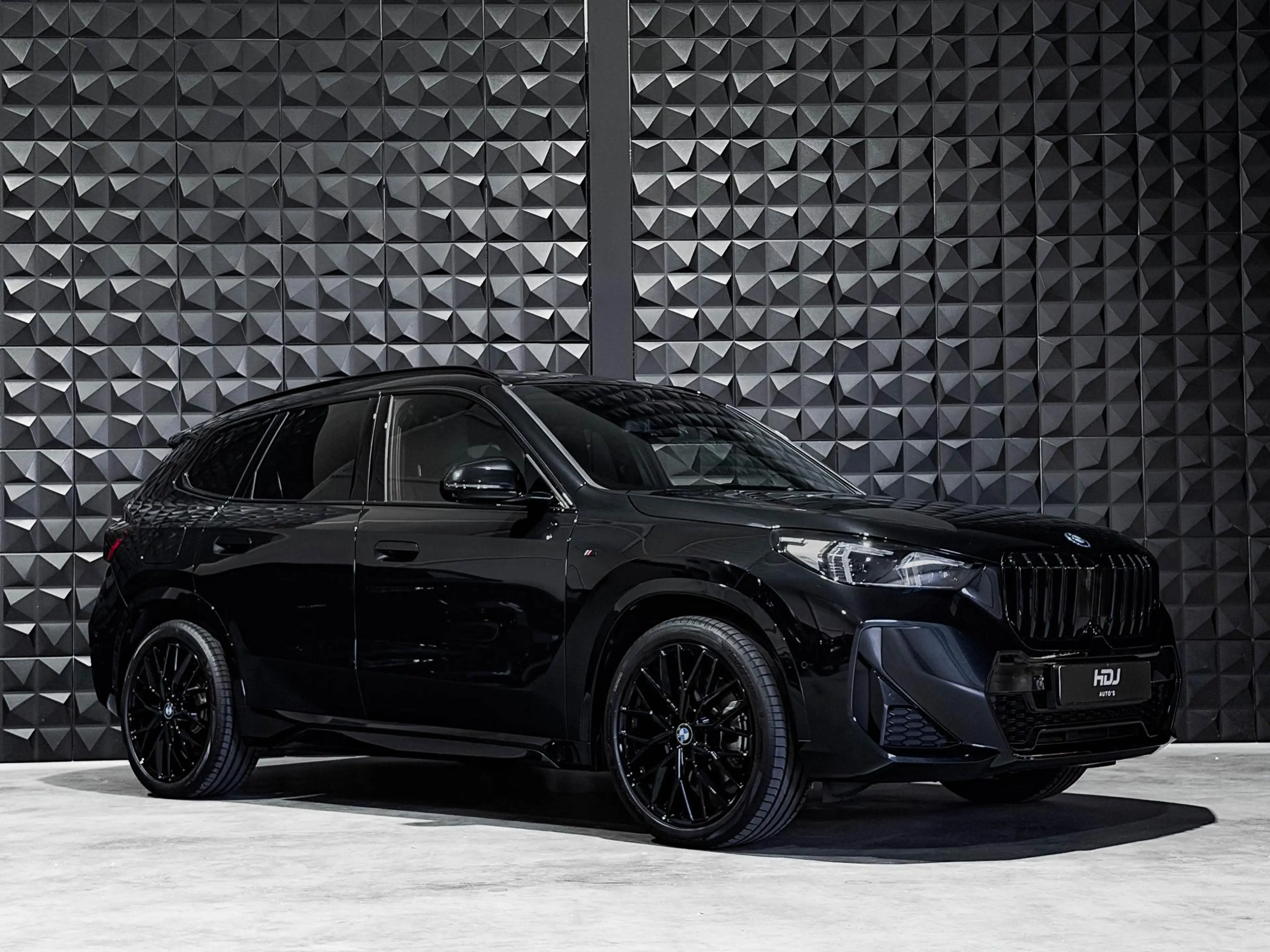 BMW X1 xDrive30e M Sport |Pano | 20"| Trekh. | Topv. | HU — photo 5