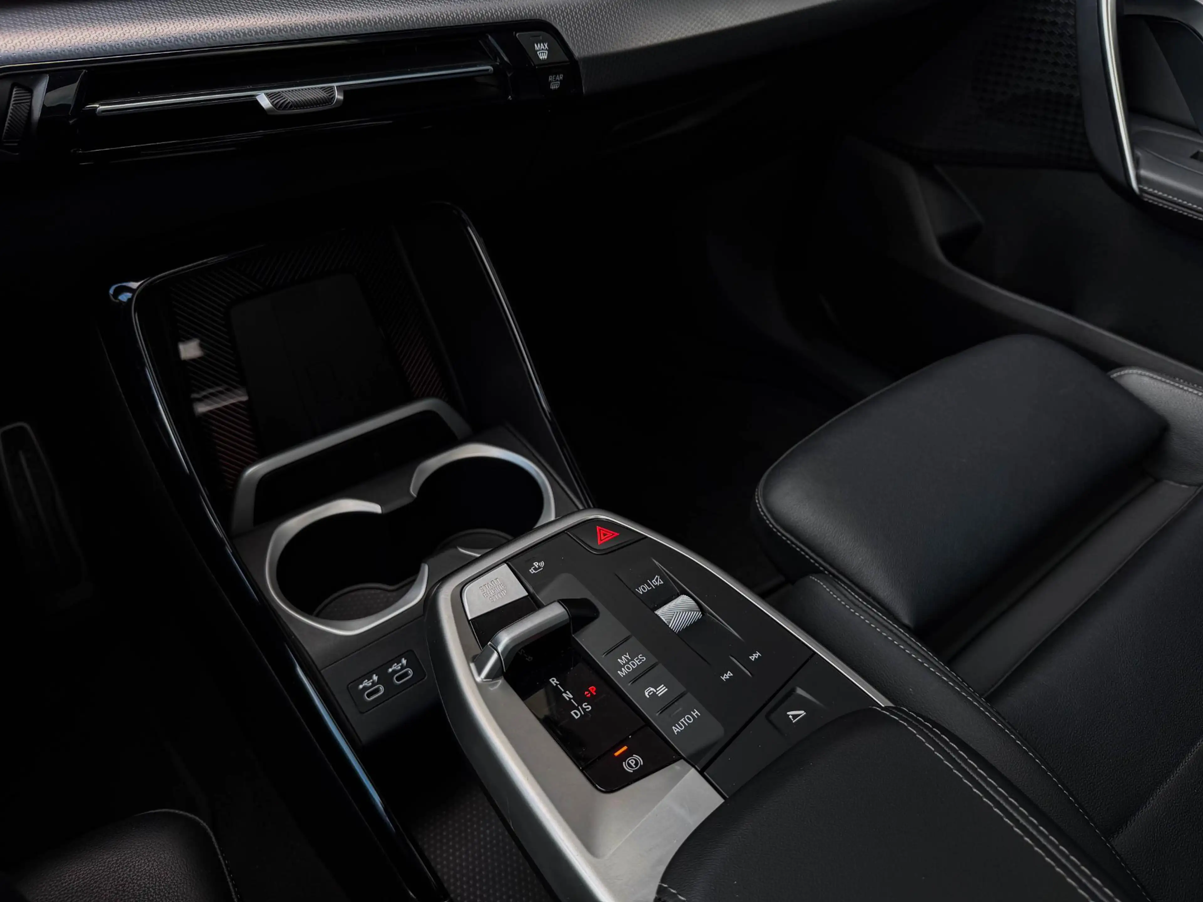 BMW X1 xDrive30e M Sport |Pano | 20"| Trekh. | Topv. | HU — photo 12