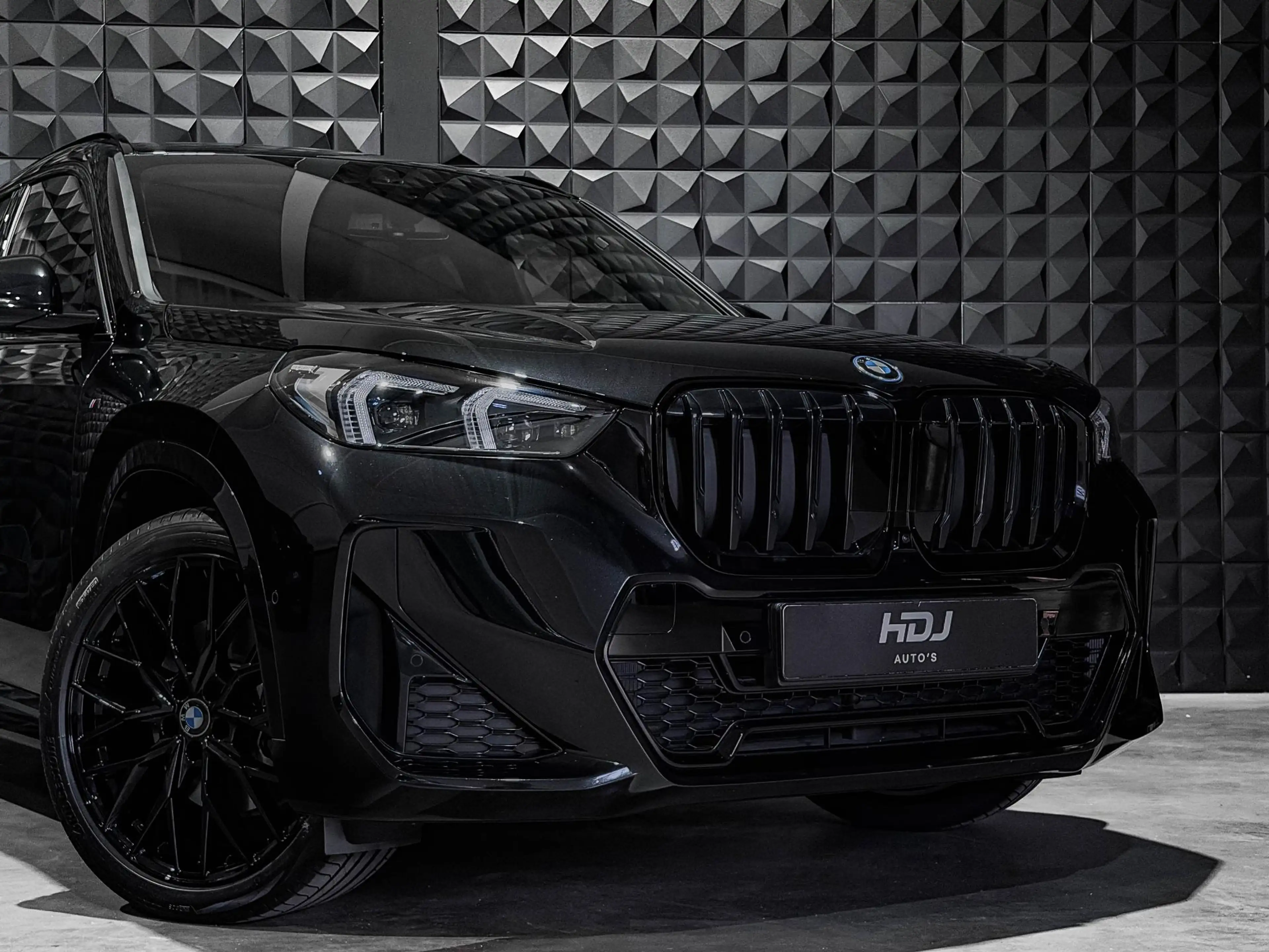 BMW X1 xDrive30e M Sport |Pano | 20"| Trekh. | Topv. | HU — photo 6