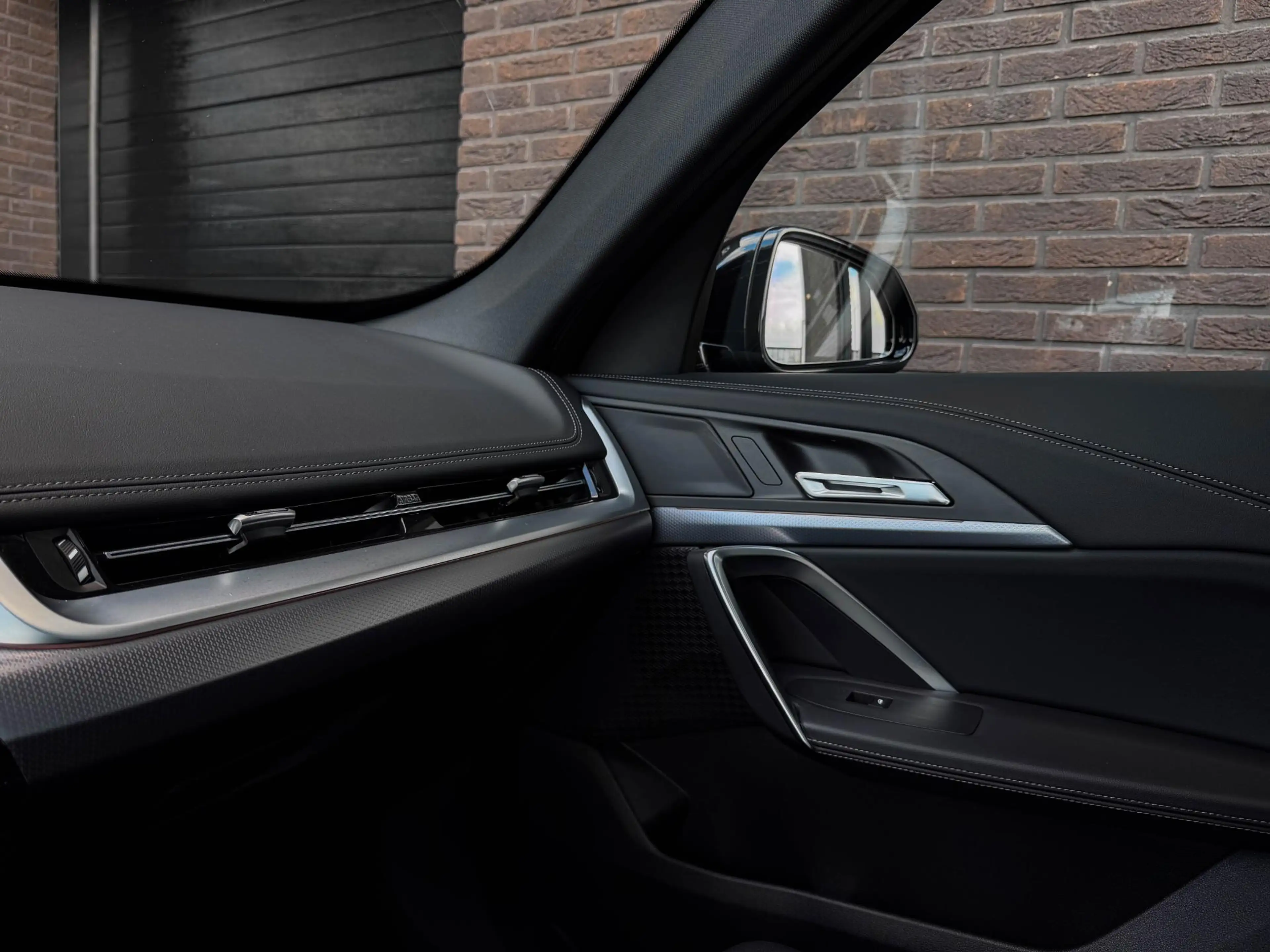 BMW X1 xDrive30e M Sport |Pano | 20"| Trekh. | Topv. | HU — photo 35