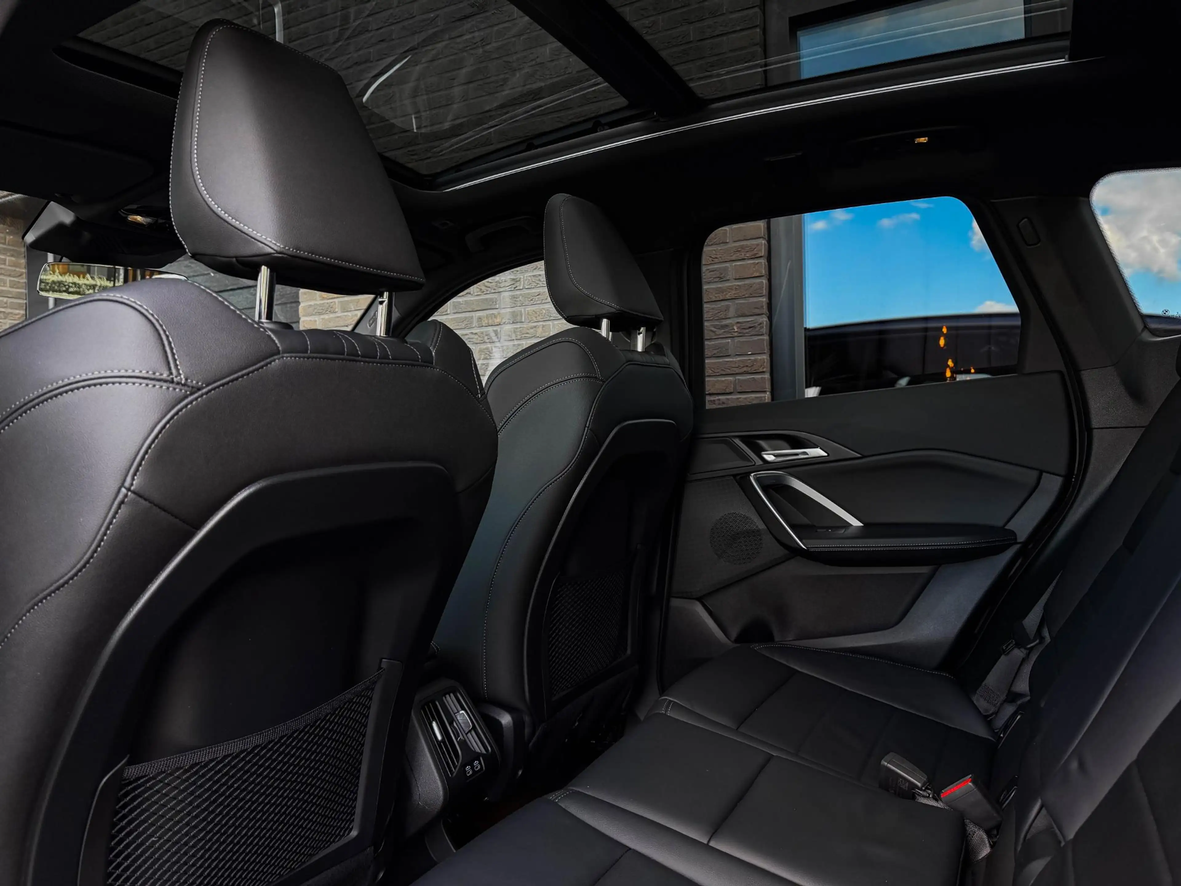 BMW X1 xDrive30e M Sport |Pano | 20"| Trekh. | Topv. | HU — photo 36