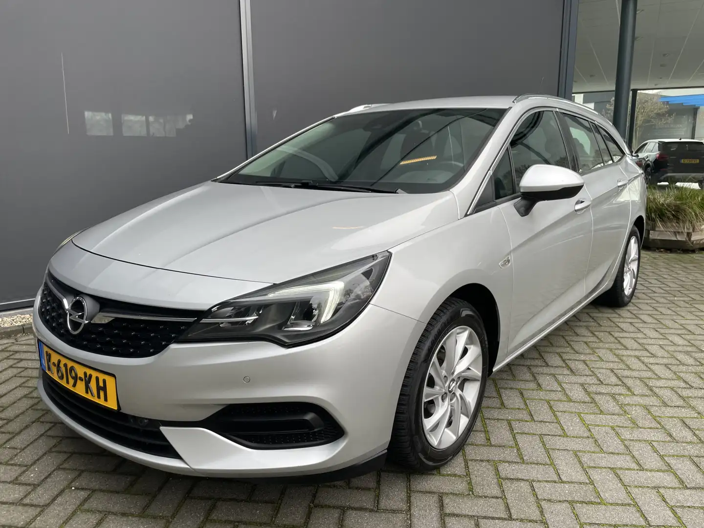 Opel Astra Sports Tourer 1.2 Business Elegance Airco - Cruise Gris - 2