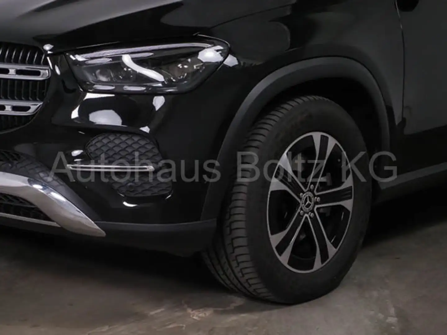Mercedes-Benz GLE 300 d 4M ENp 92000 Pano AHK Standh. Kamera 19Z Czarny - 2