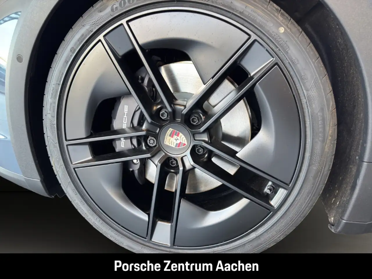 Porsche Taycan 4 Cross Turismo Surround-View BOSE 21Zoll 10