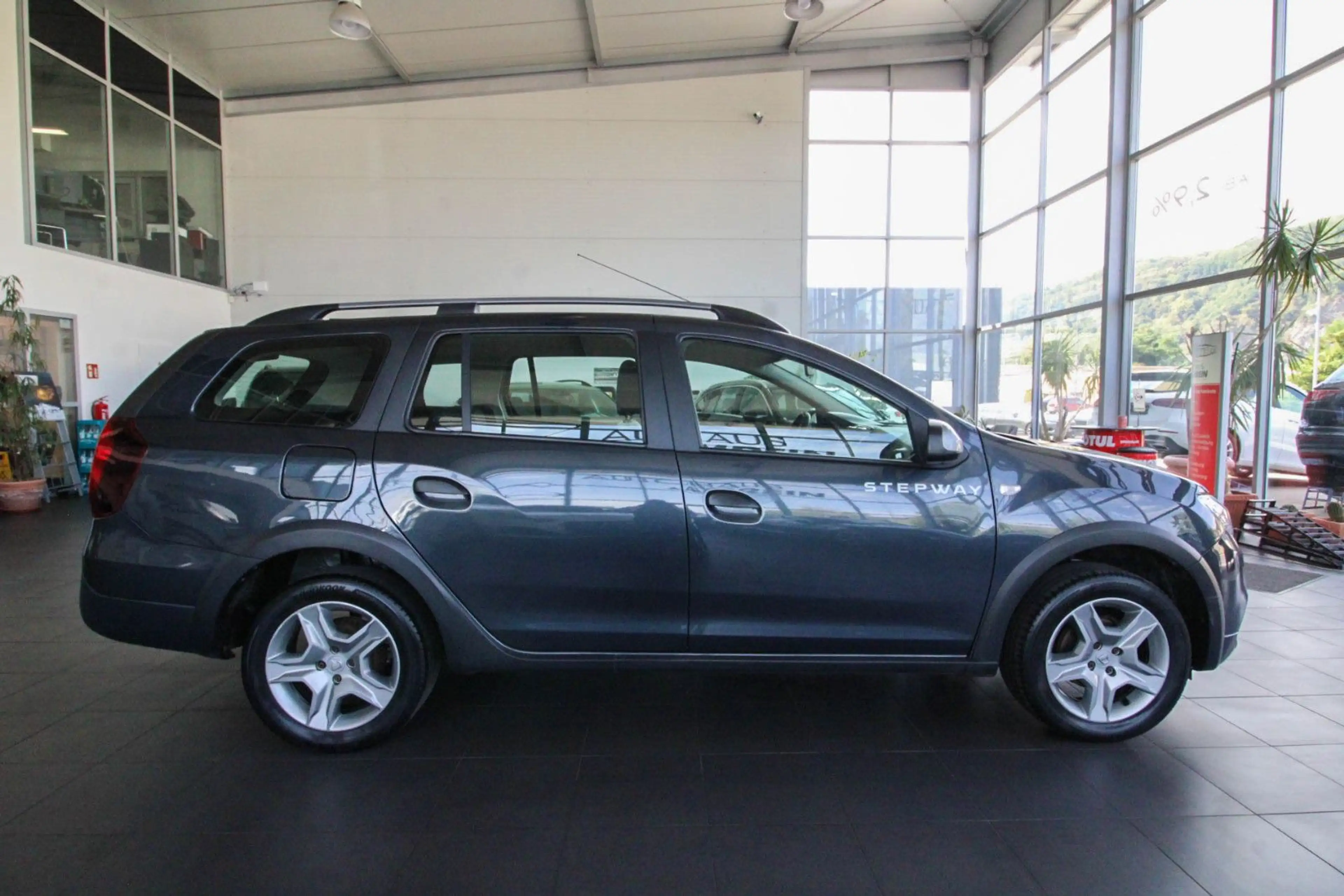 Dacia Logan Kombi Stepway/Kamera/Navi/Klima/Tempomat/ — photo 4