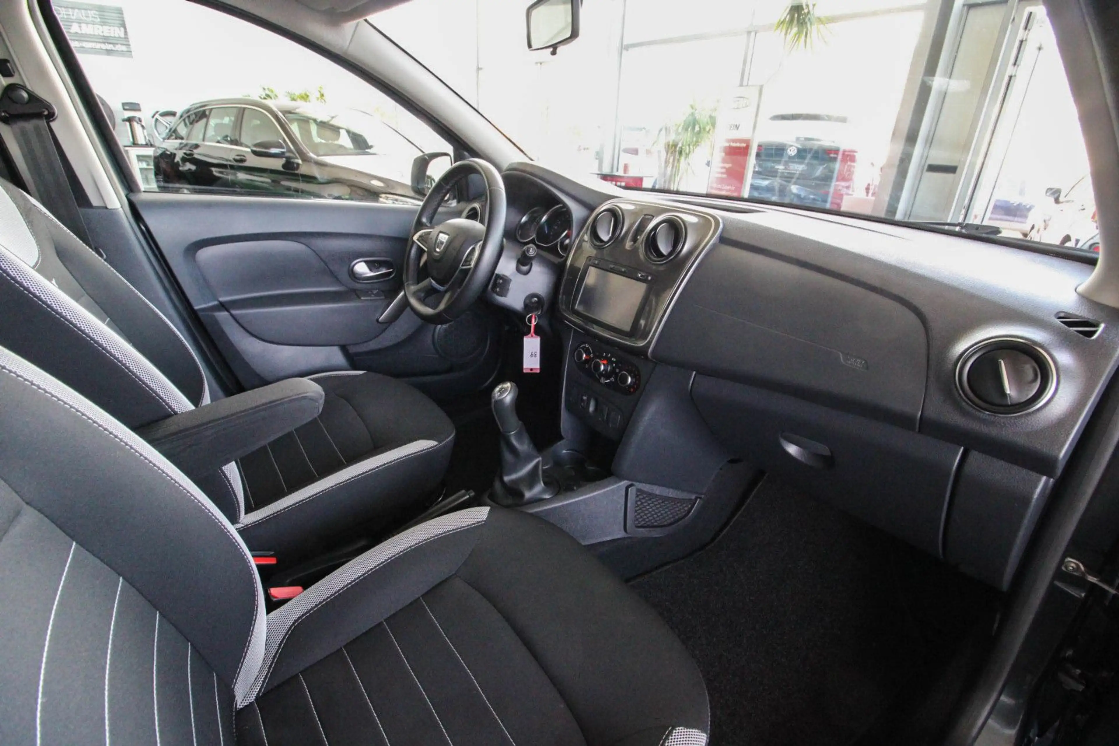 Dacia Logan Kombi Stepway/Kamera/Navi/Klima/Tempomat/ — photo 13