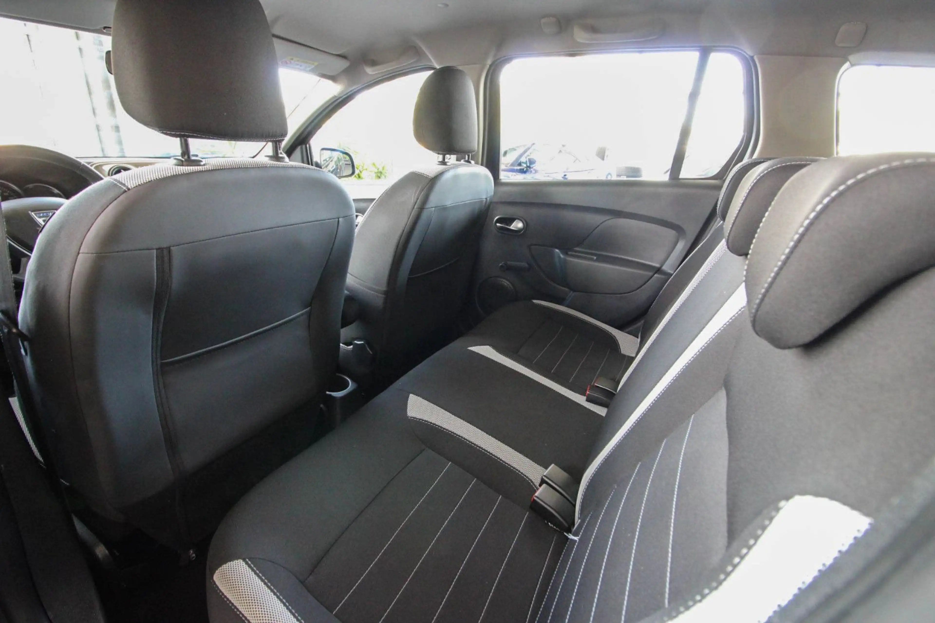 Dacia Logan Kombi Stepway/Kamera/Navi/Klima/Tempomat/ — photo 11