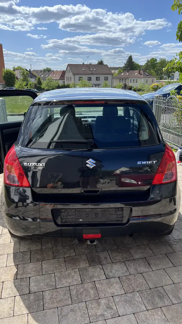 Suzuki Swift 1.3 Classic - 2
