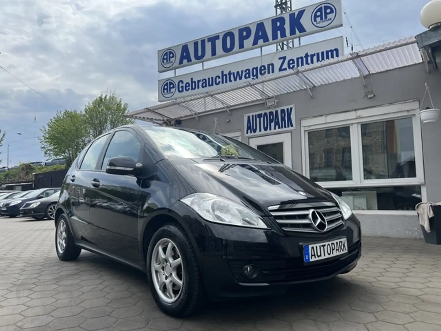 Mercedes-Benz A 170 Avantgarde*Klimaaut*Navi*AnhK*5 Gang*Alu Noir - 1