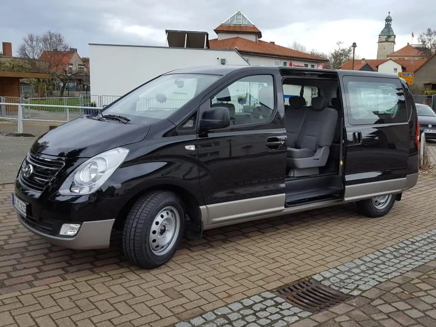 Hyundai H-1 H-1 2.5 CRDi Travel Trend Automatik,Anhängerkpg Negru - 2