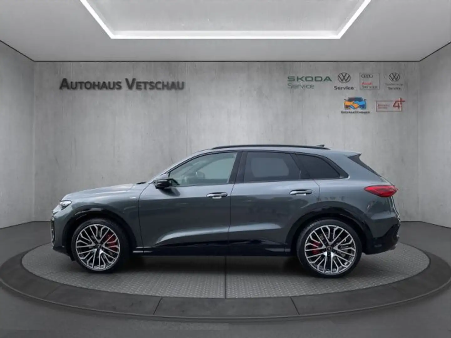 Audi Q5 2.0 TDI S-tronic edition one/S-line/AHK/Sthzg Grau - 2