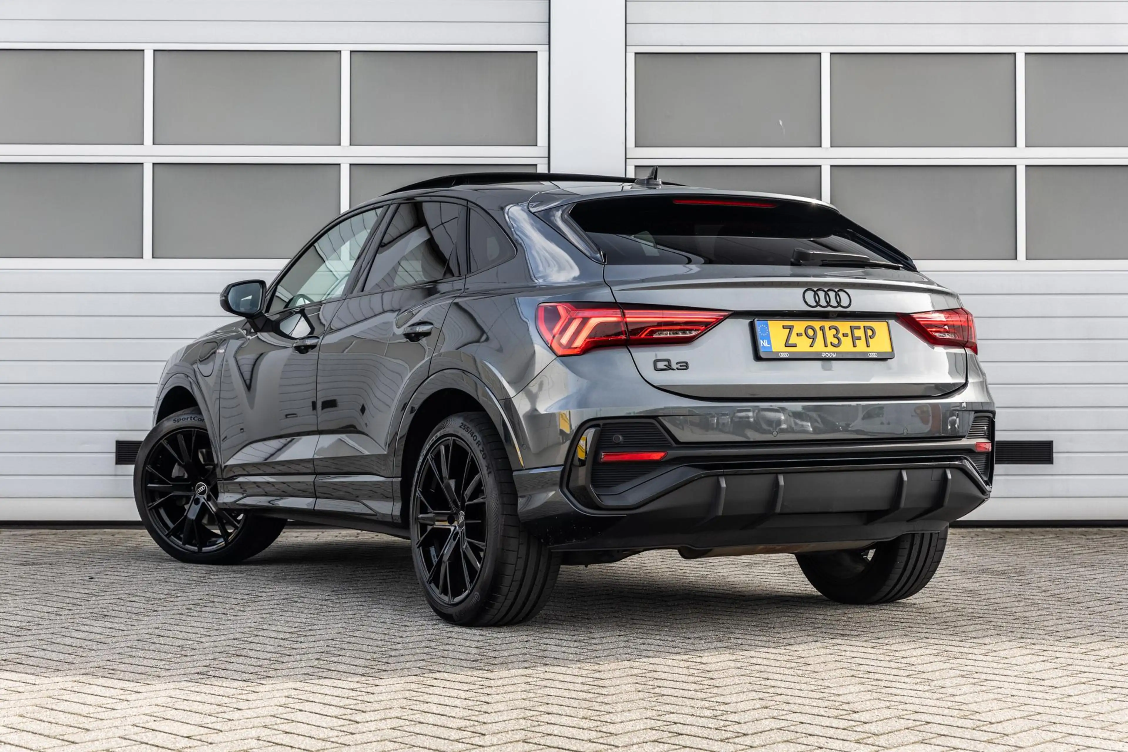 Audi Q3 Sportback 45 TFSIe 245pk PHEV S edition | Panorama — photo 14