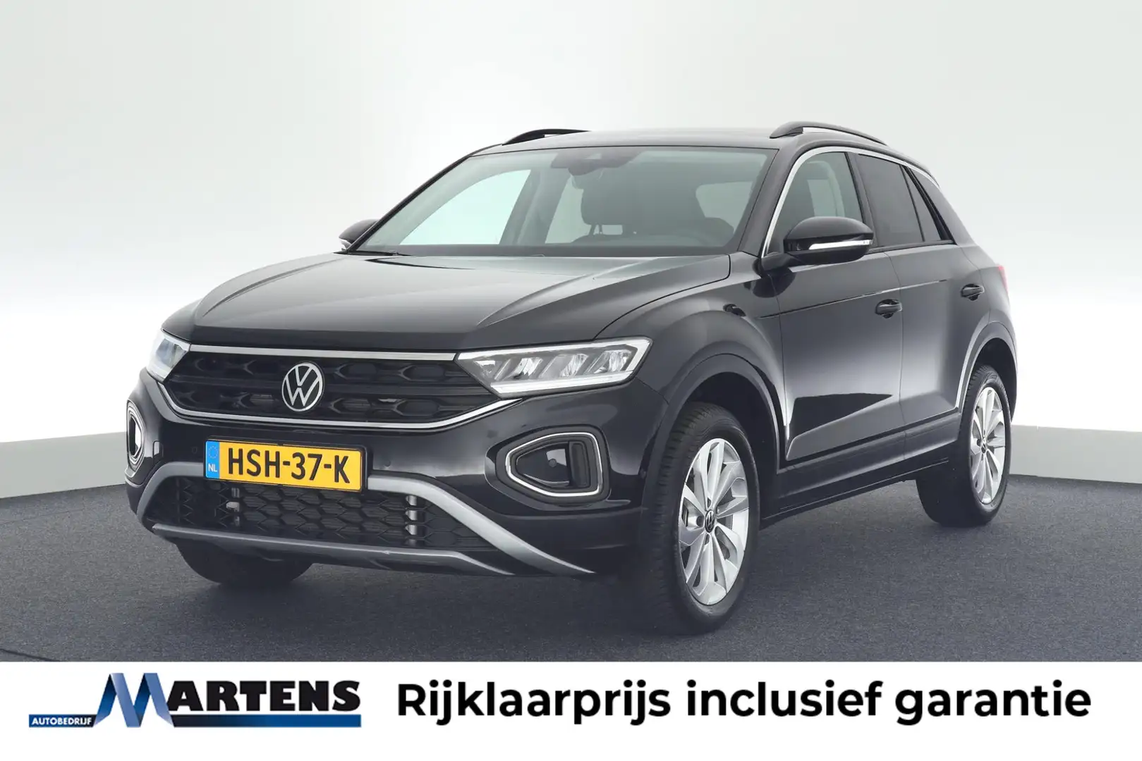 Volkswagen T-Roc 1.5 TSI 150pk DSG Life Edition Camera Navigatie AC Zwart - 1