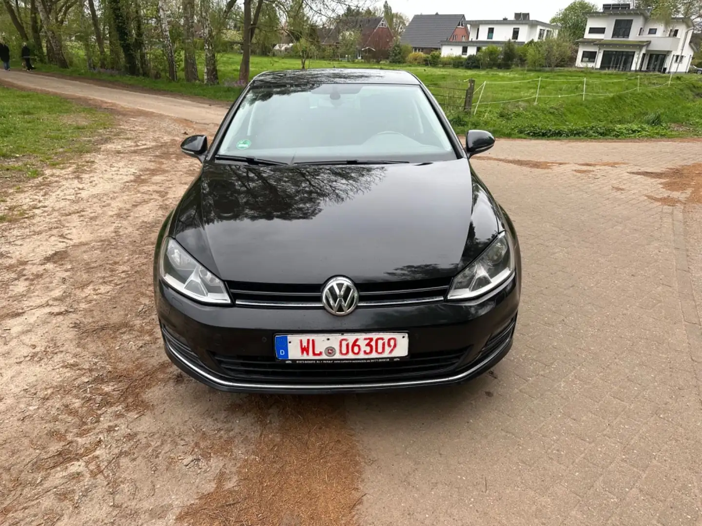 Volkswagen Golf VII Lim. Lounge BMT *1.HAND*AUTOMATIK*NAVI* Schwarz - 2