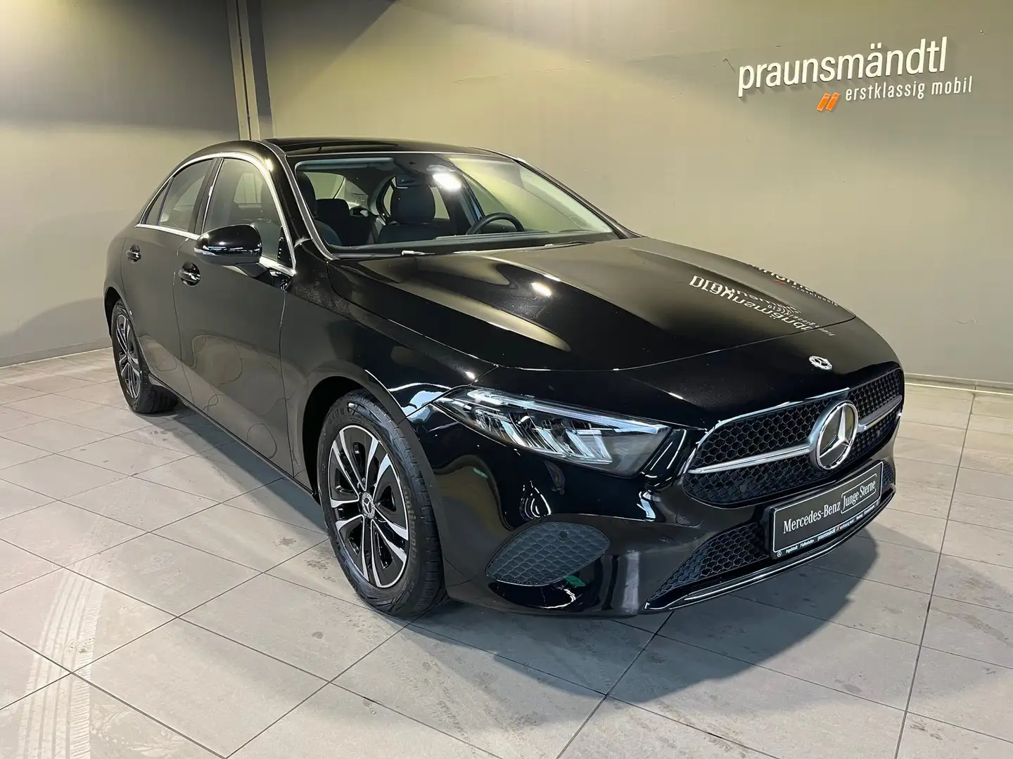Mercedes-Benz A 180 Progressive MBUX/Pano/LED/Parkt/Kamera/17" Negro - 2