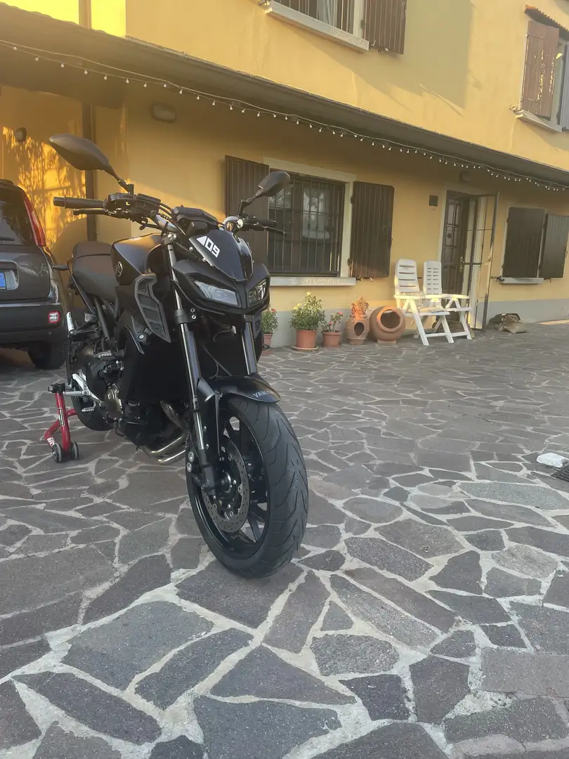 Yamaha MT-09 - 1