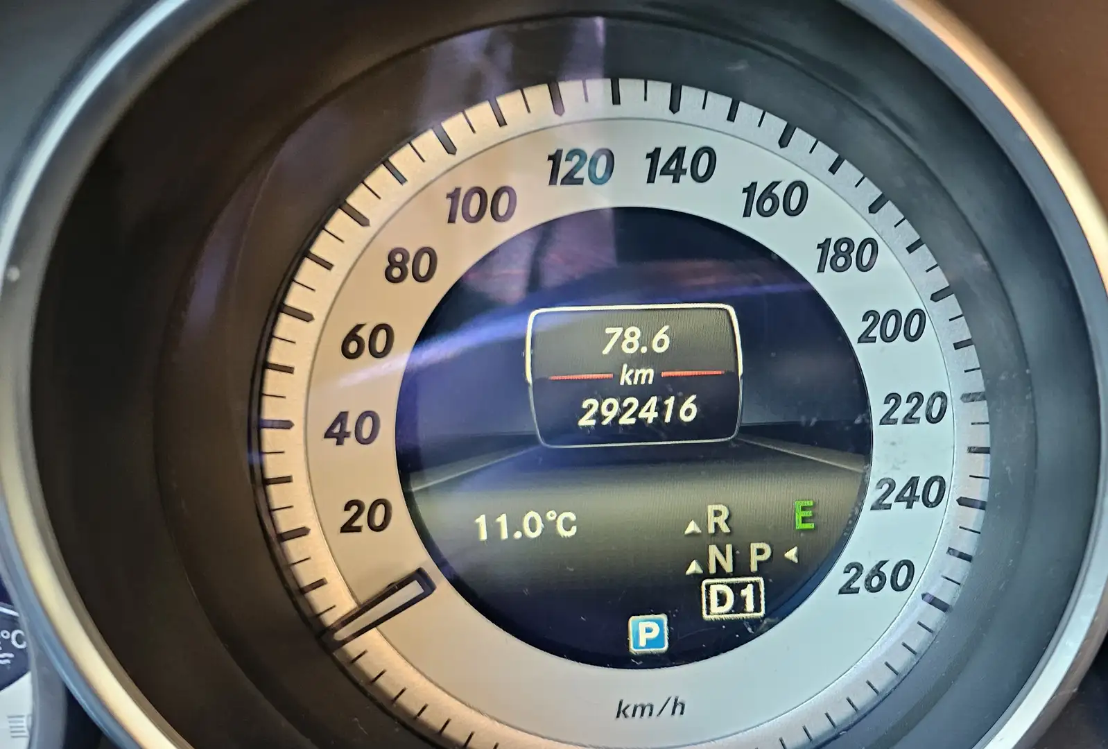 Mercedes-Benz E 220 E-Klasse Diesel CDI Schwarz - 2