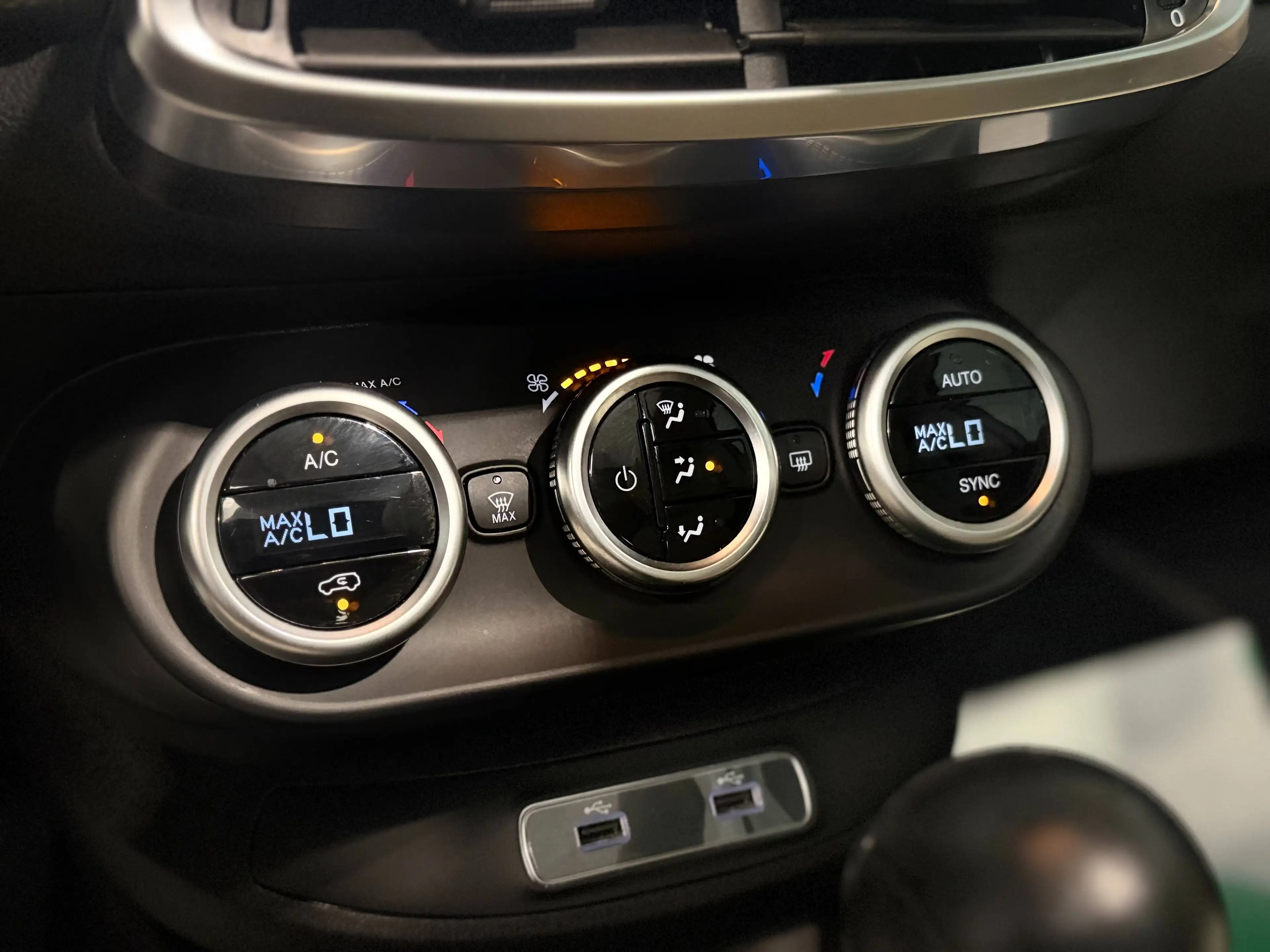 Fiat 500X Dolcevita 1.5 Hybrid Sport, Camera de recul, GPS, Sièges en cuir — photo 30
