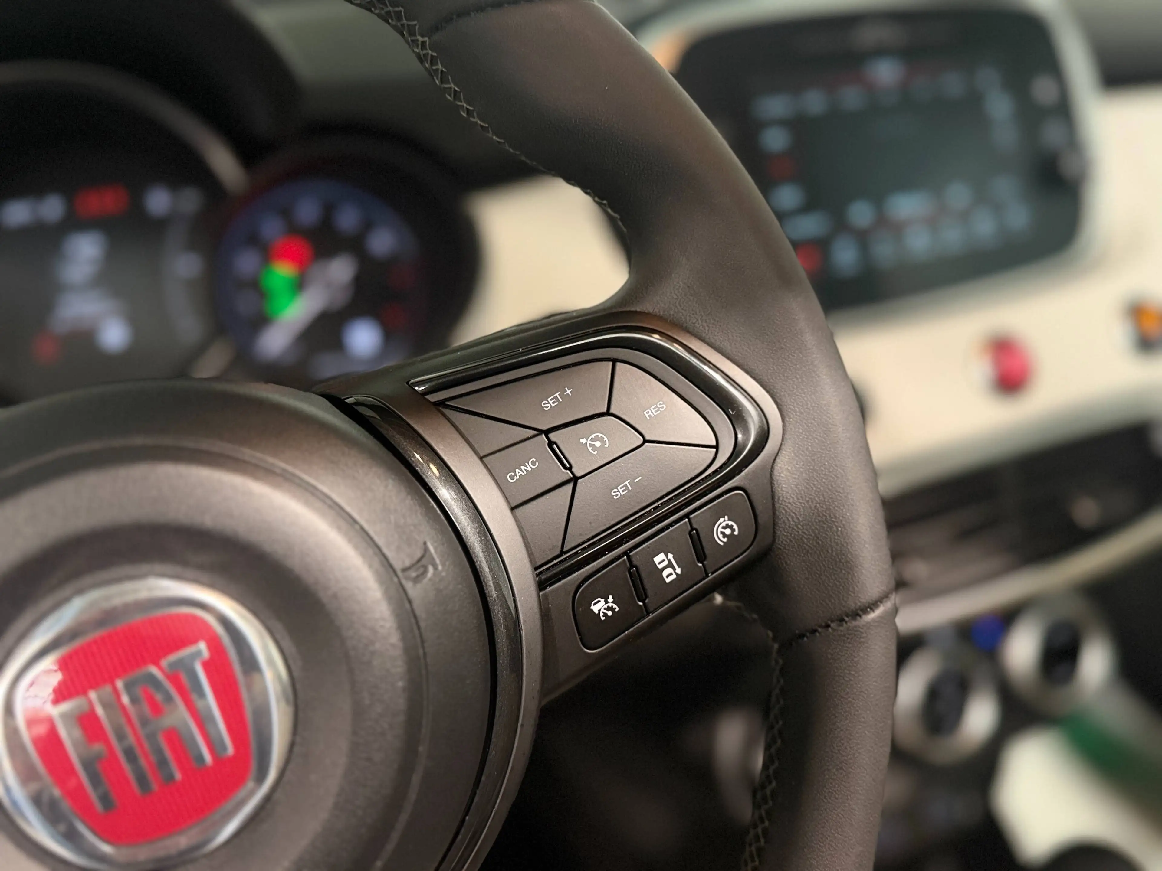Fiat 500X Dolcevita 1.5 Hybrid Sport, Camera de recul, GPS, Sièges en cuir — photo 26