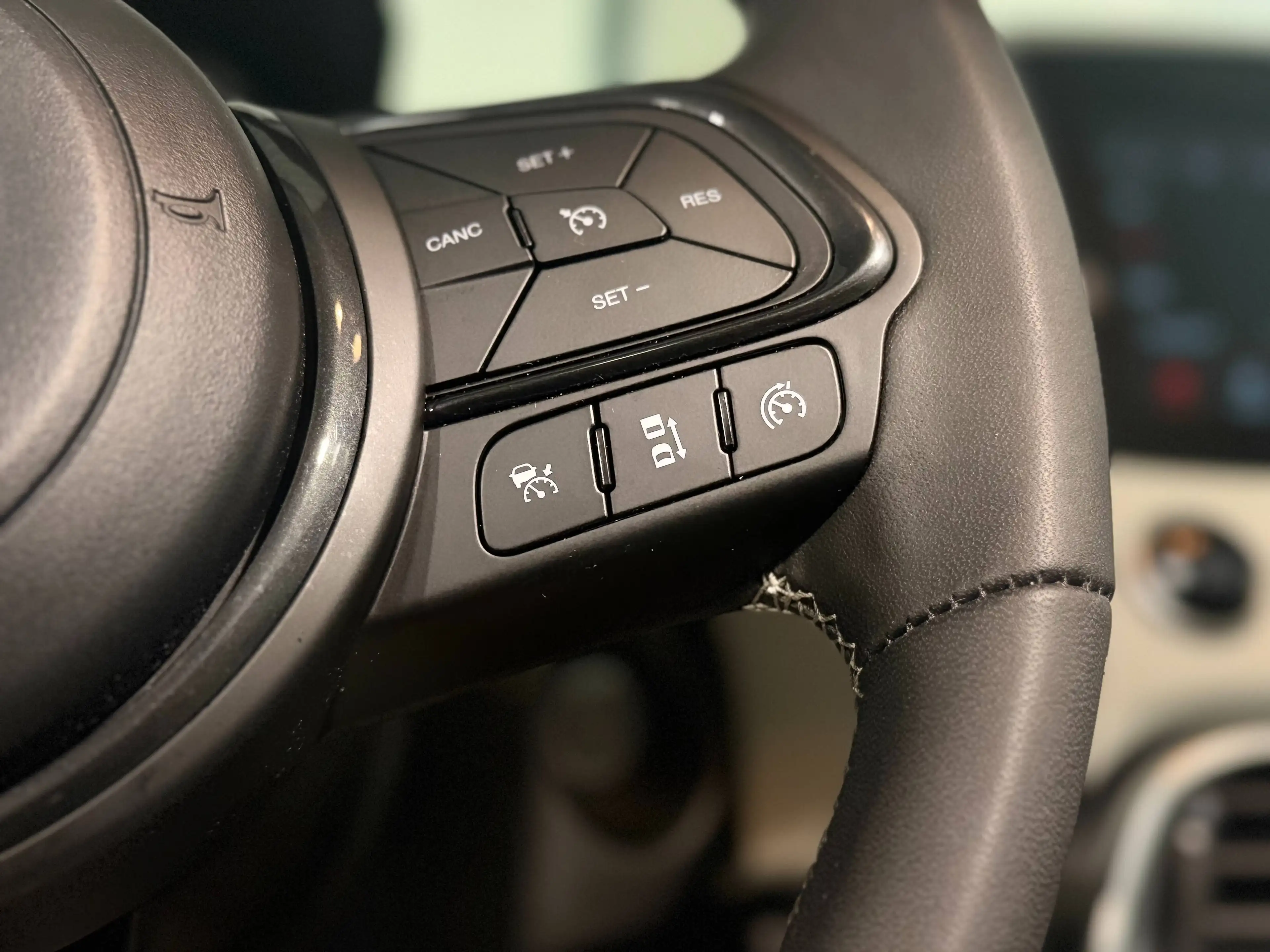 Fiat 500X Dolcevita 1.5 Hybrid Sport, Camera de recul, GPS, Sièges en cuir — photo 27