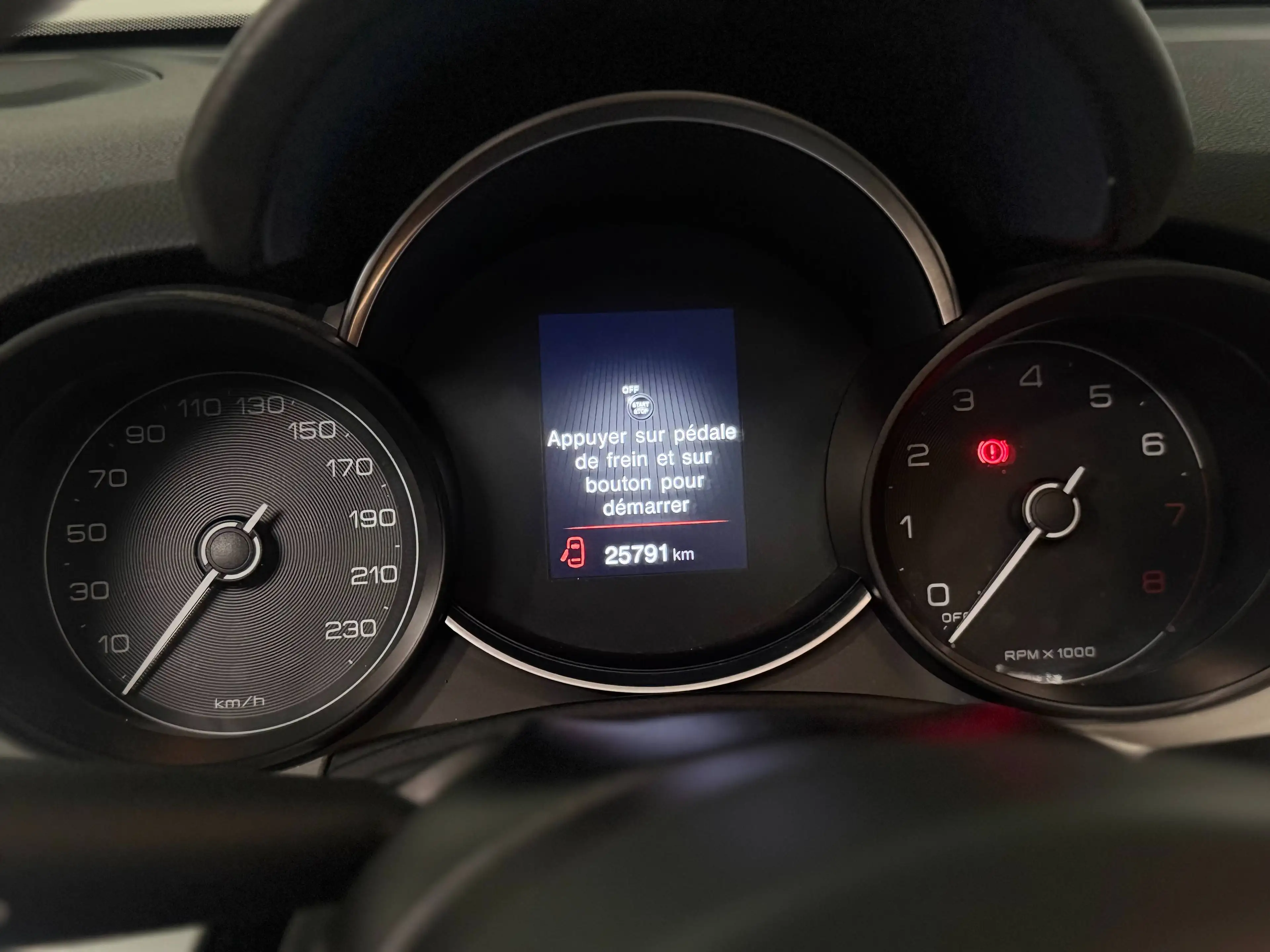 Fiat 500X Dolcevita 1.5 Hybrid Sport, Camera de recul, GPS, Sièges en cuir — photo 25