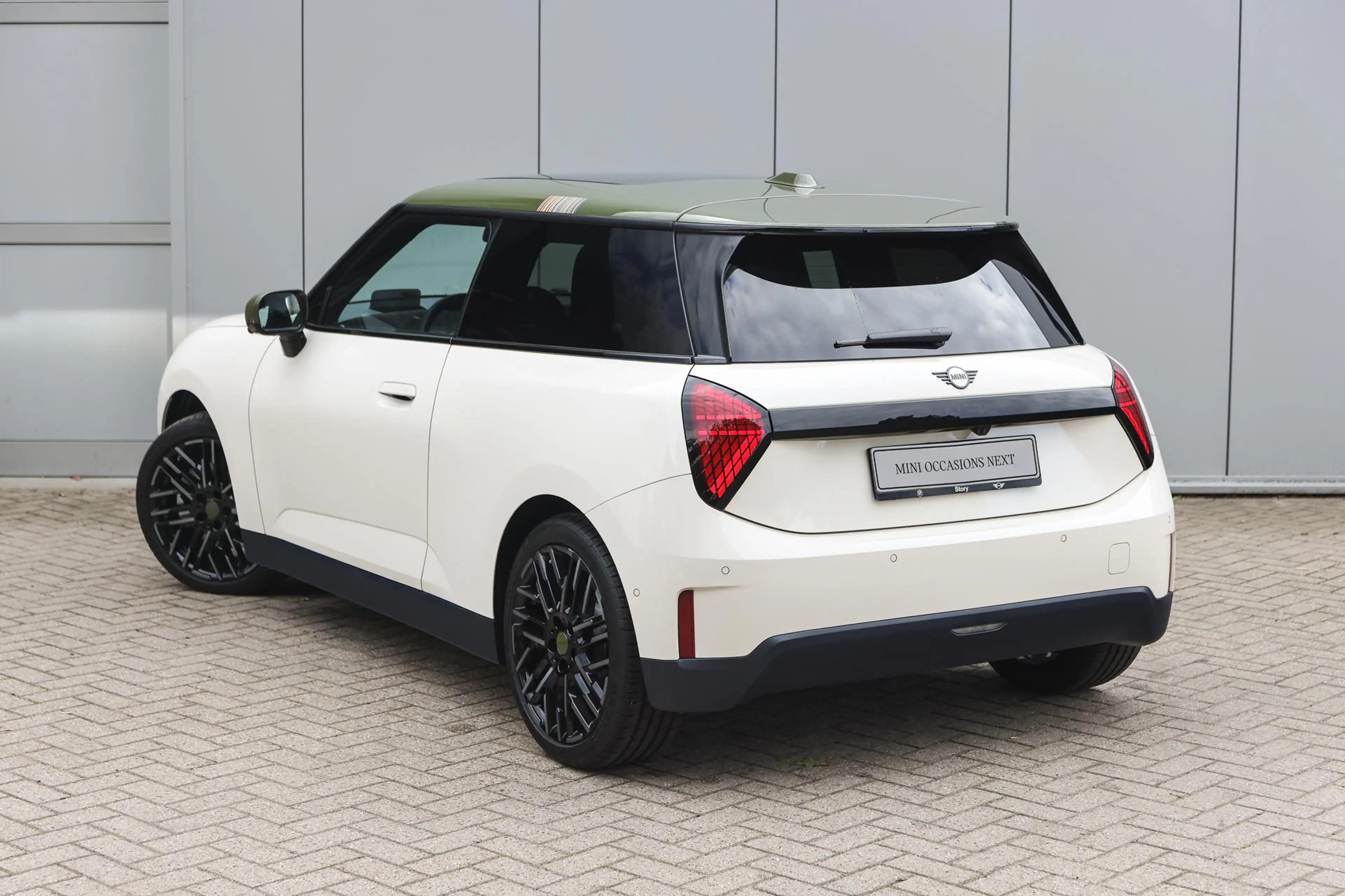 MINI Cooper E Hatchback / Panoramadak / JCW Sportstoelen / Comfo — photo 2
