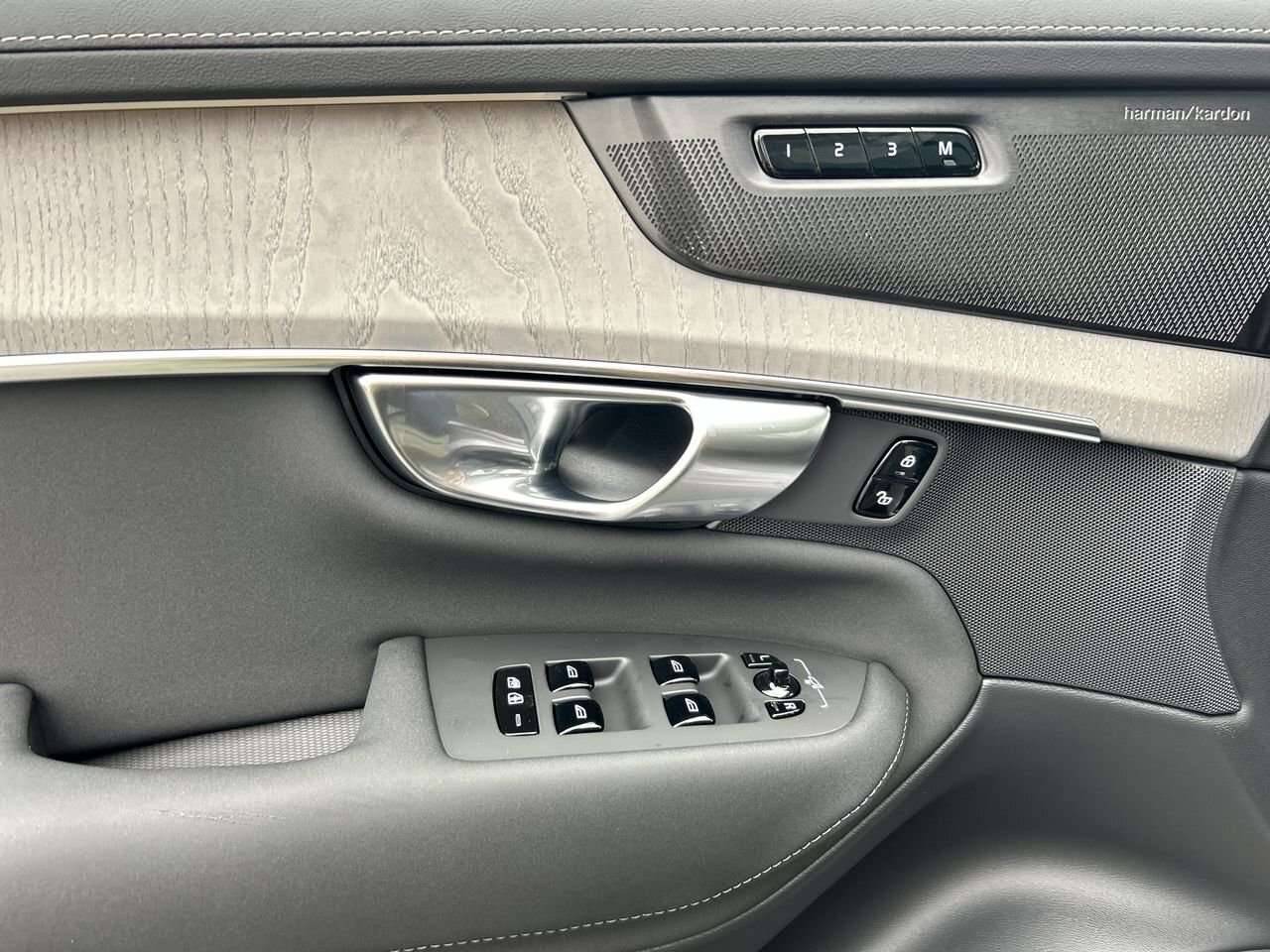 2026 Volvo XC90 Ultra 7-Seater (Dark Theme) Protection Package | H thumb 21