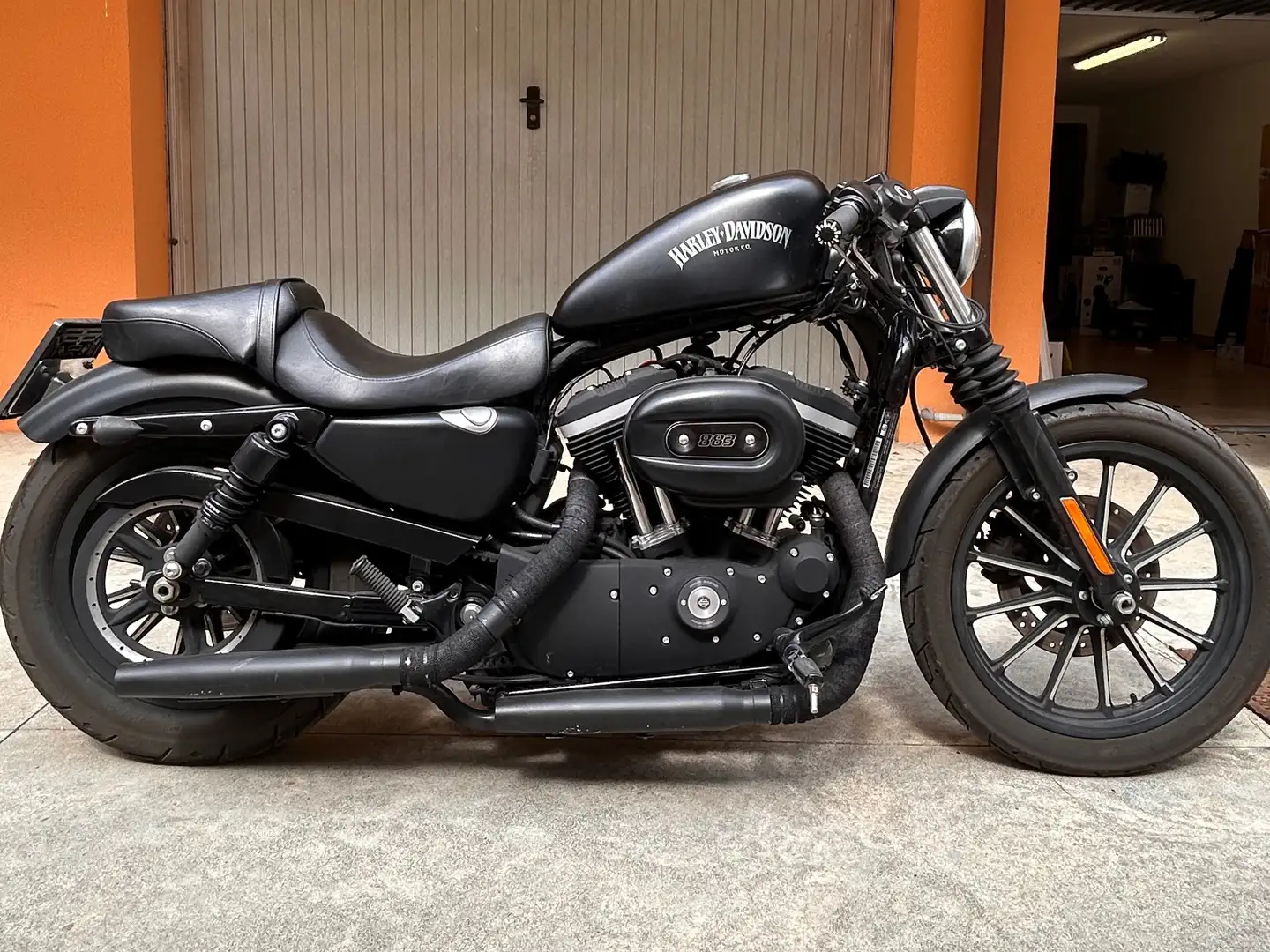 Harley-Davidson Iron 883 Czarny - 1