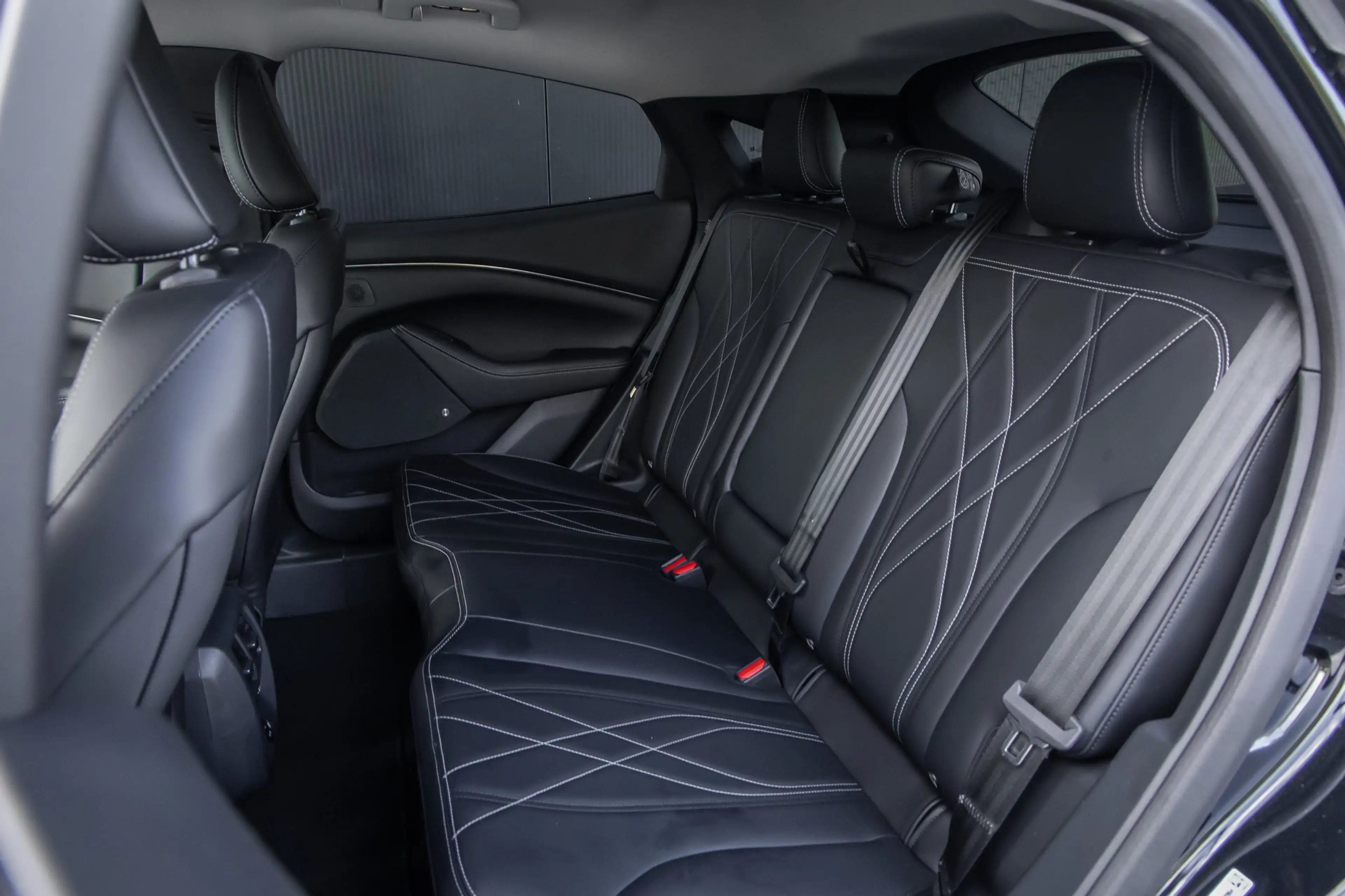 Ford Mustang Mach-E RWD 75 kWh | 360-camera | B&O Audio | Leder | Tech — photo 5