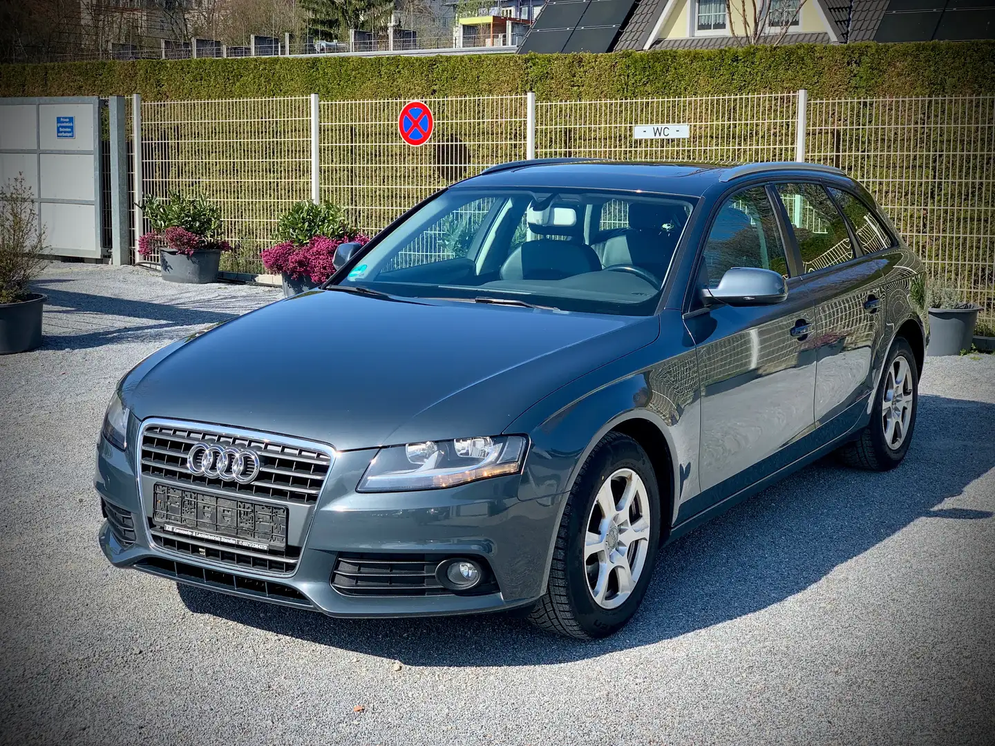 Audi A4 Attraction~PANORAMA~EURO 5~KLIMAAUT.~ALU~LEDER Grau - 2