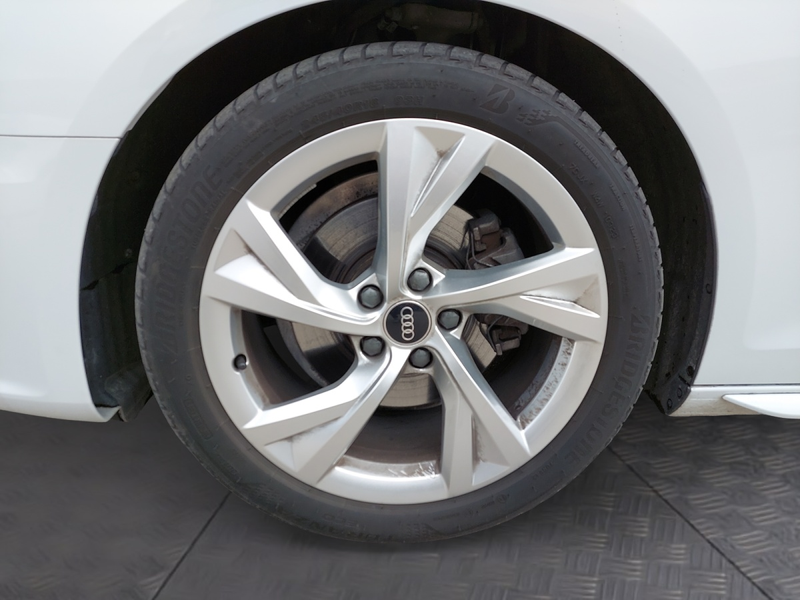 Audi A4 35 TFSI S-line S-tronic — photo 13