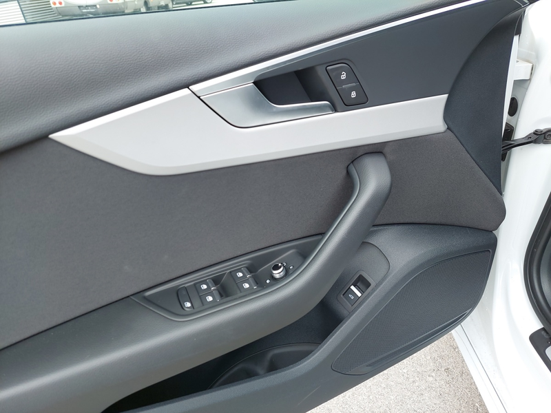 Audi A4 35 TFSI S-line S-tronic — photo 17