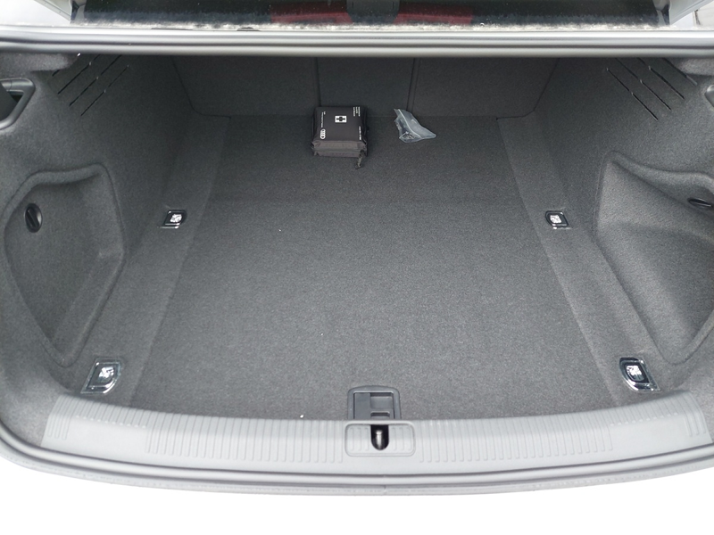 Audi A4 35 TFSI S-line S-tronic — photo 11